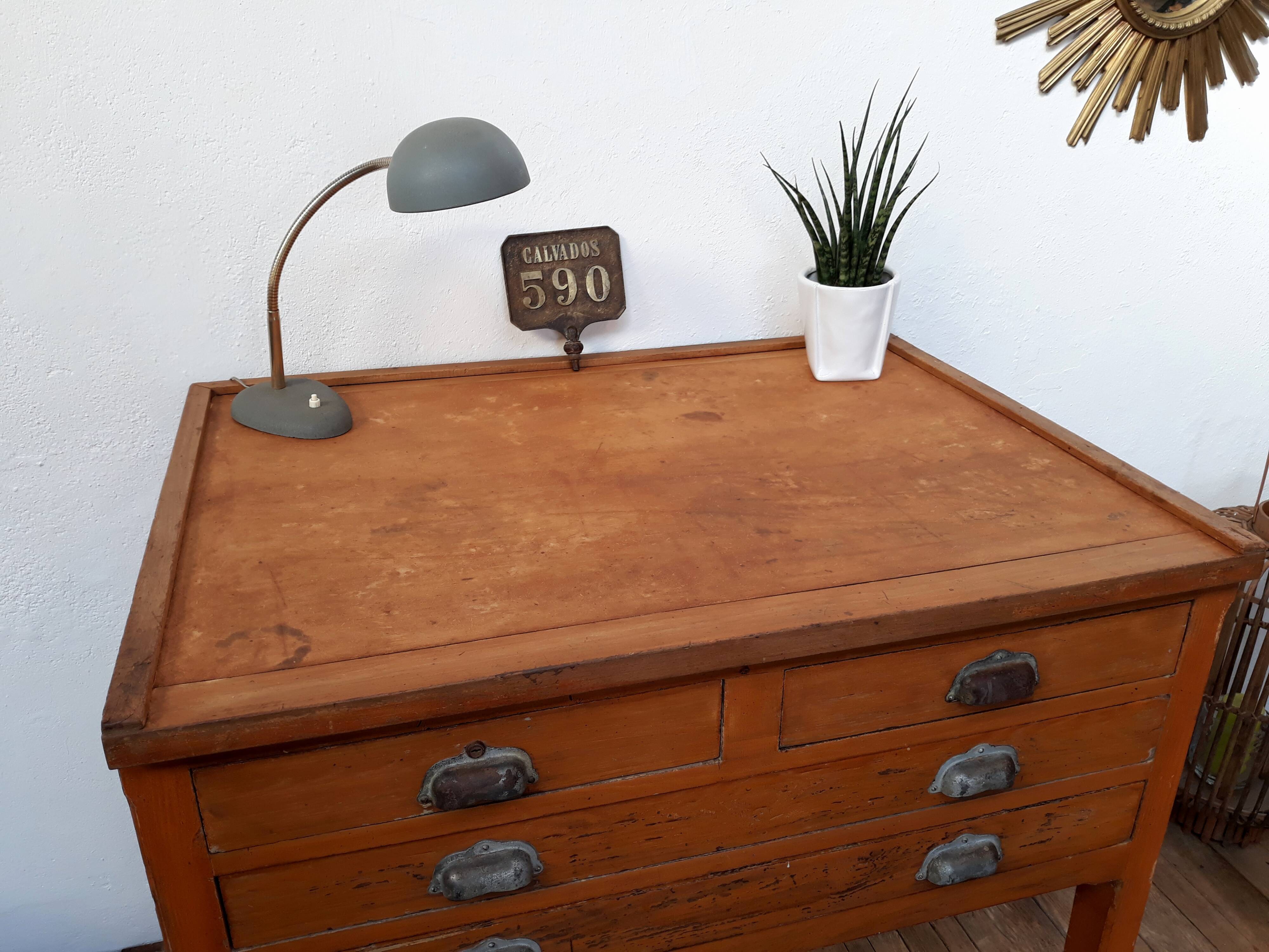 Former furniture business to drawers set