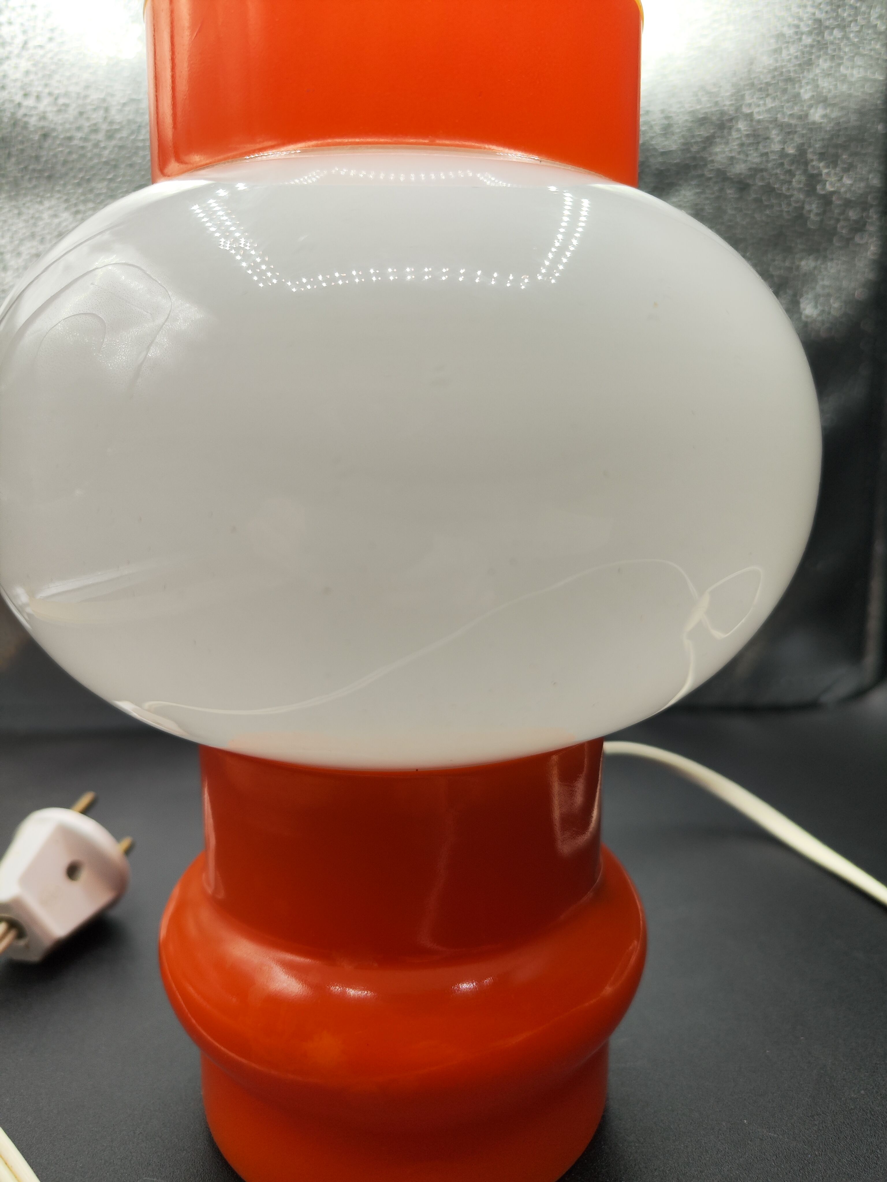 Table lamp space age opalescent glass