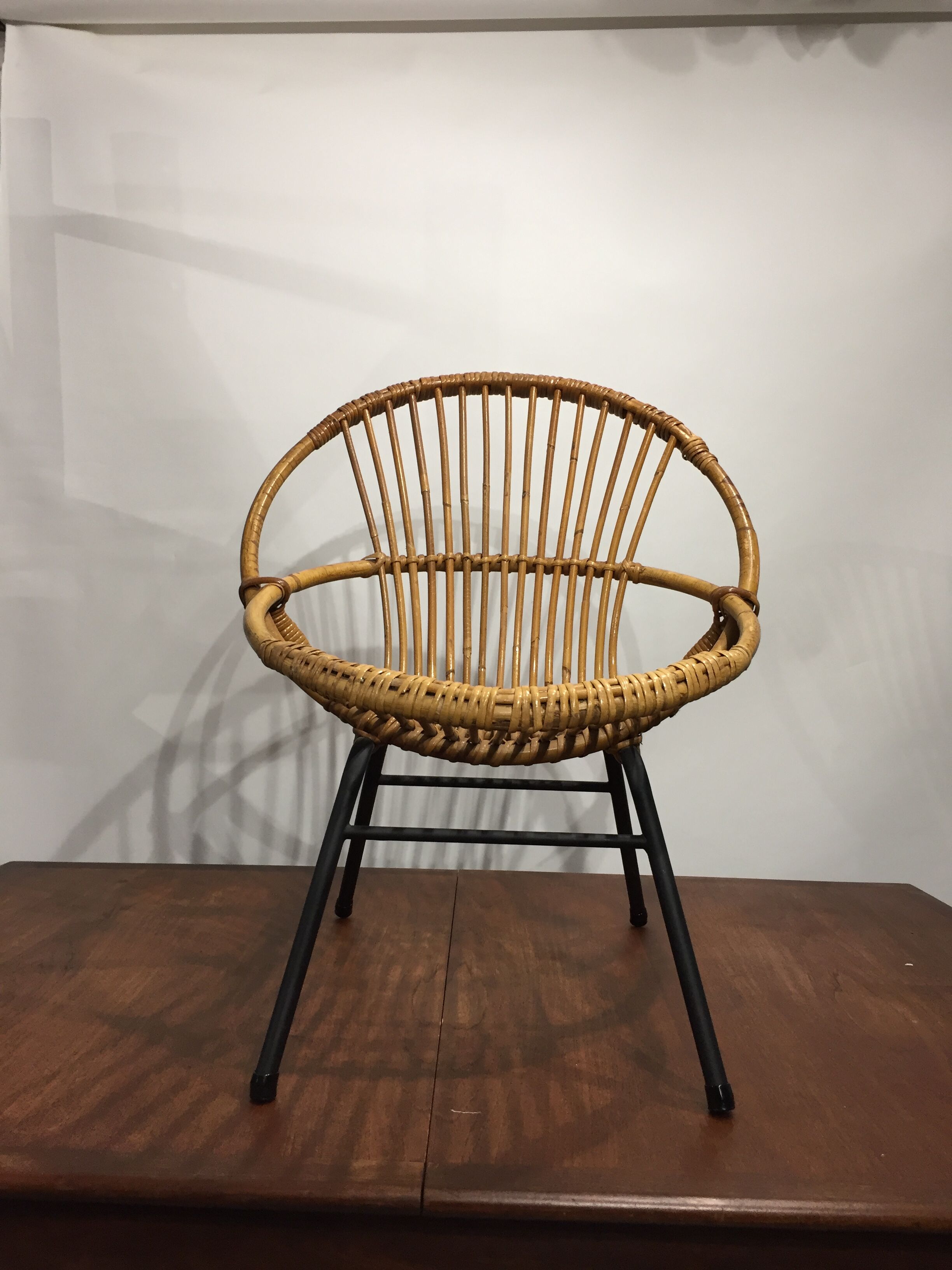 Armchair rattan basket