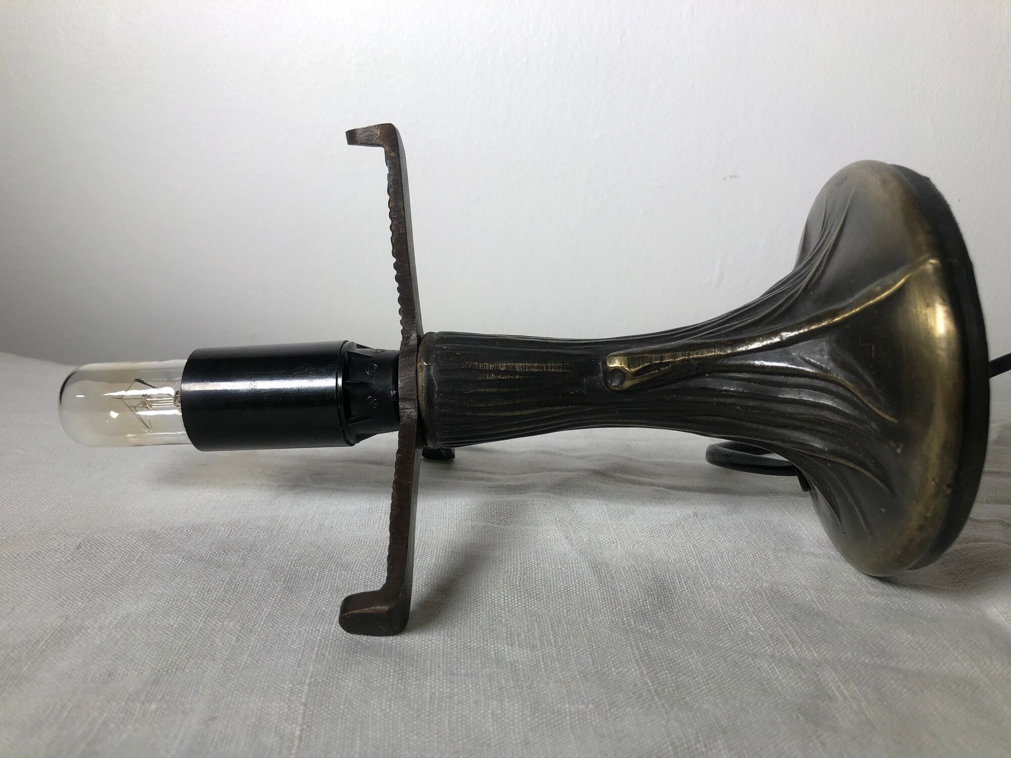 Lamp to lay in glass paste and patinated metal, Art-Nouveau. Good condition.