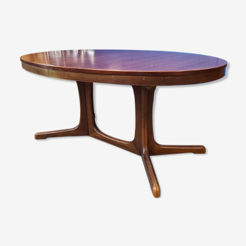 Baumann oval table circa 1960 for 12 guests