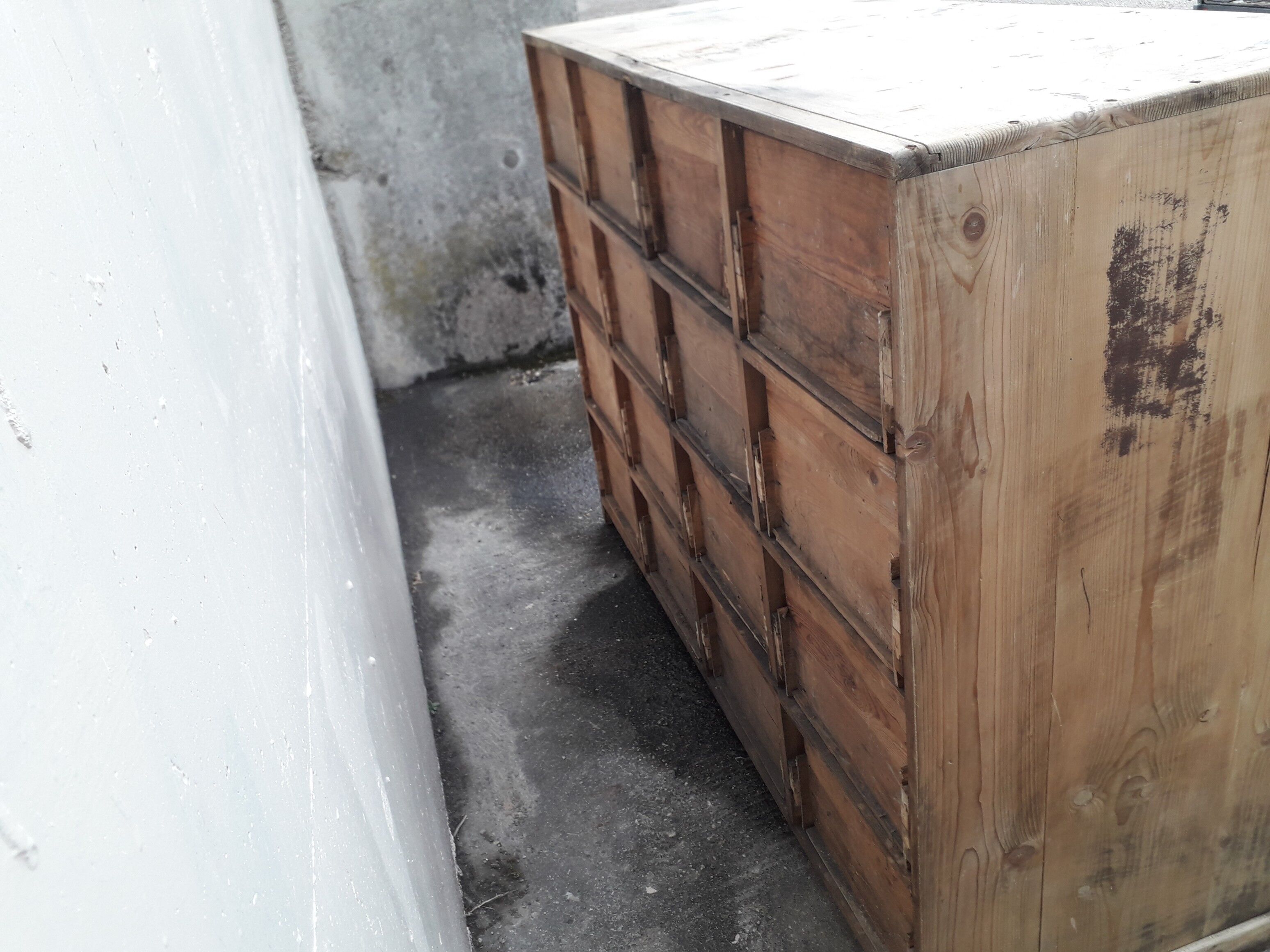 Trade cabinet with drawers