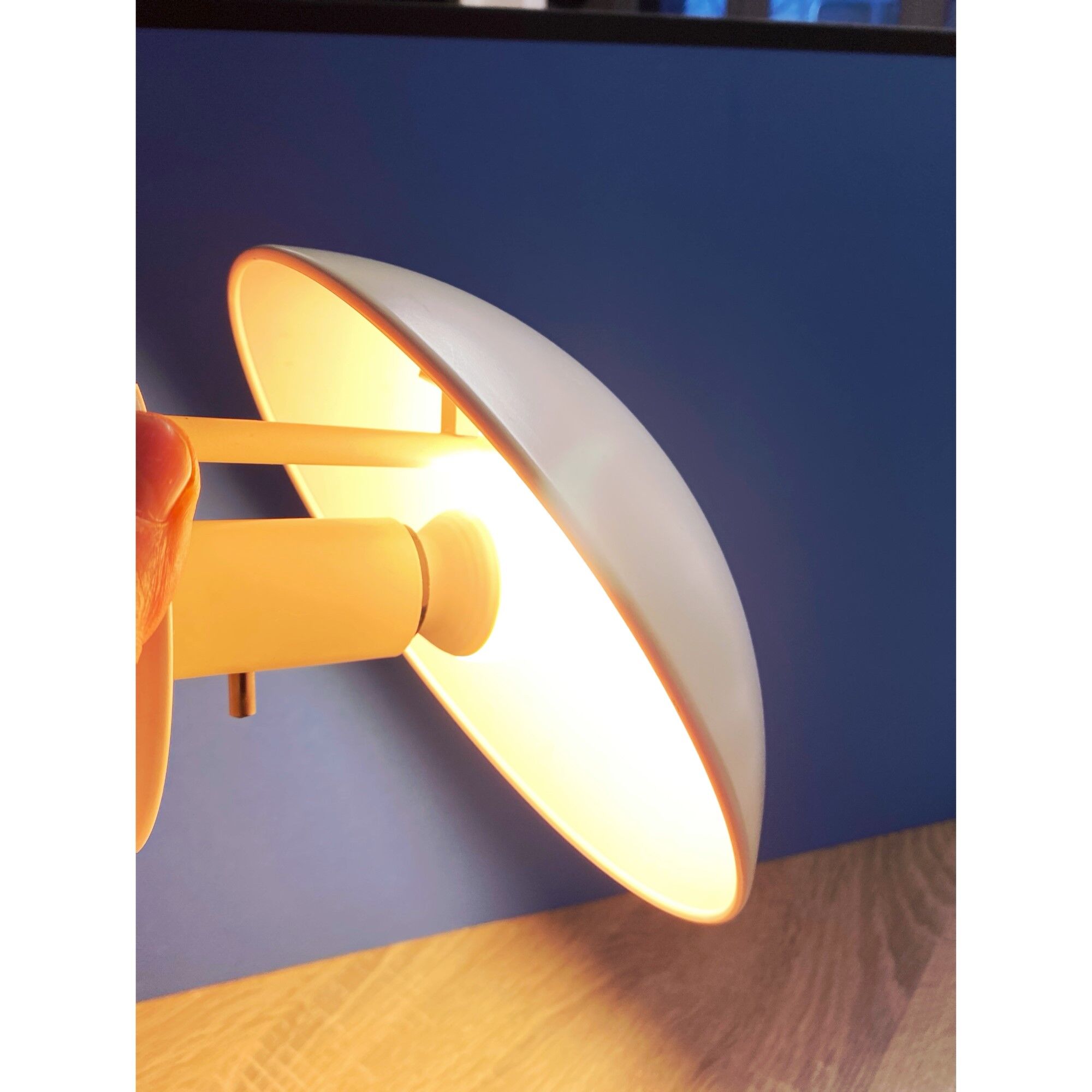 Poul Henningsen hat wall lamp