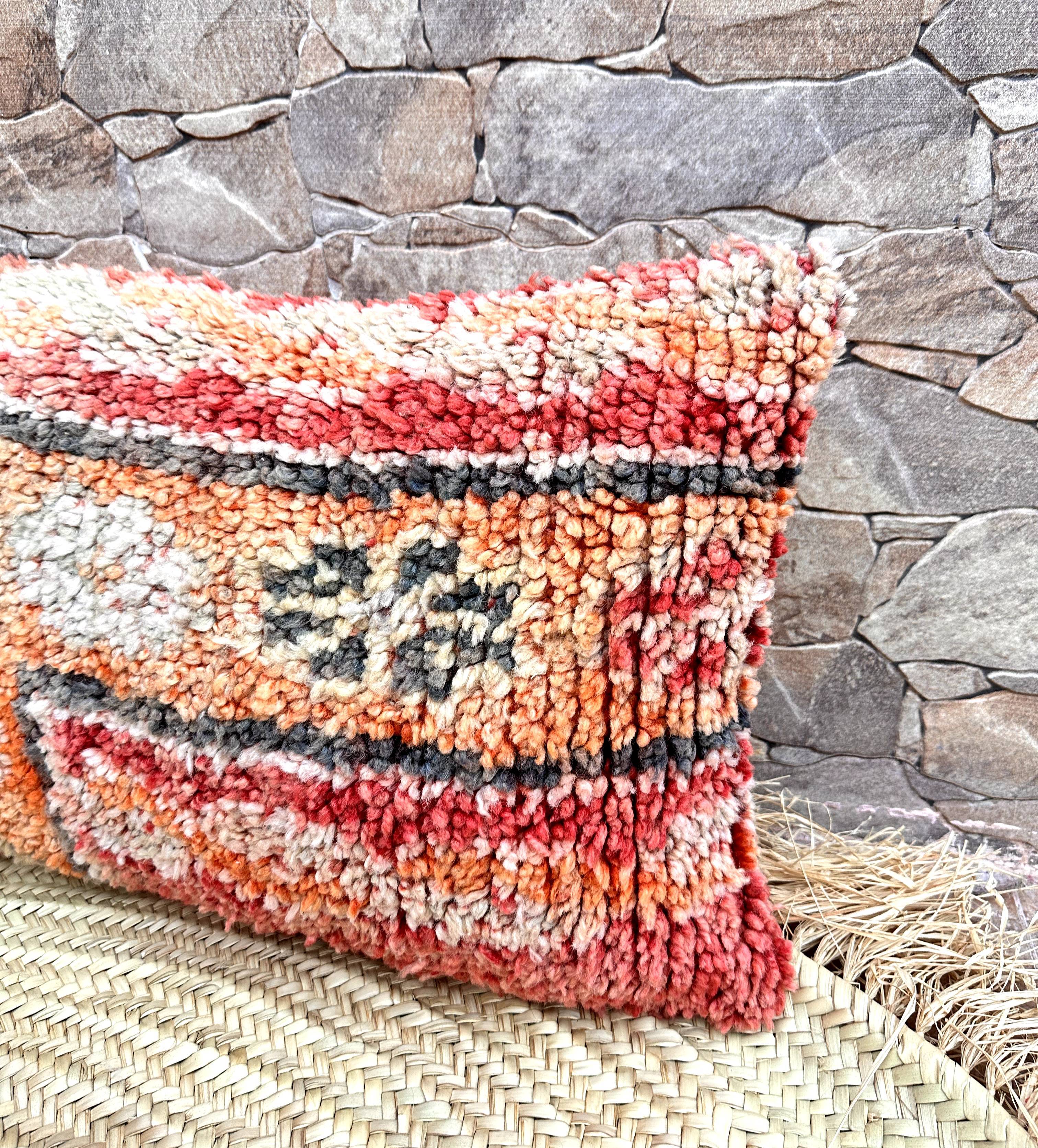 Vintage Moroccan, Berber bujaad pillow, decorative pillow, Berber cushion.