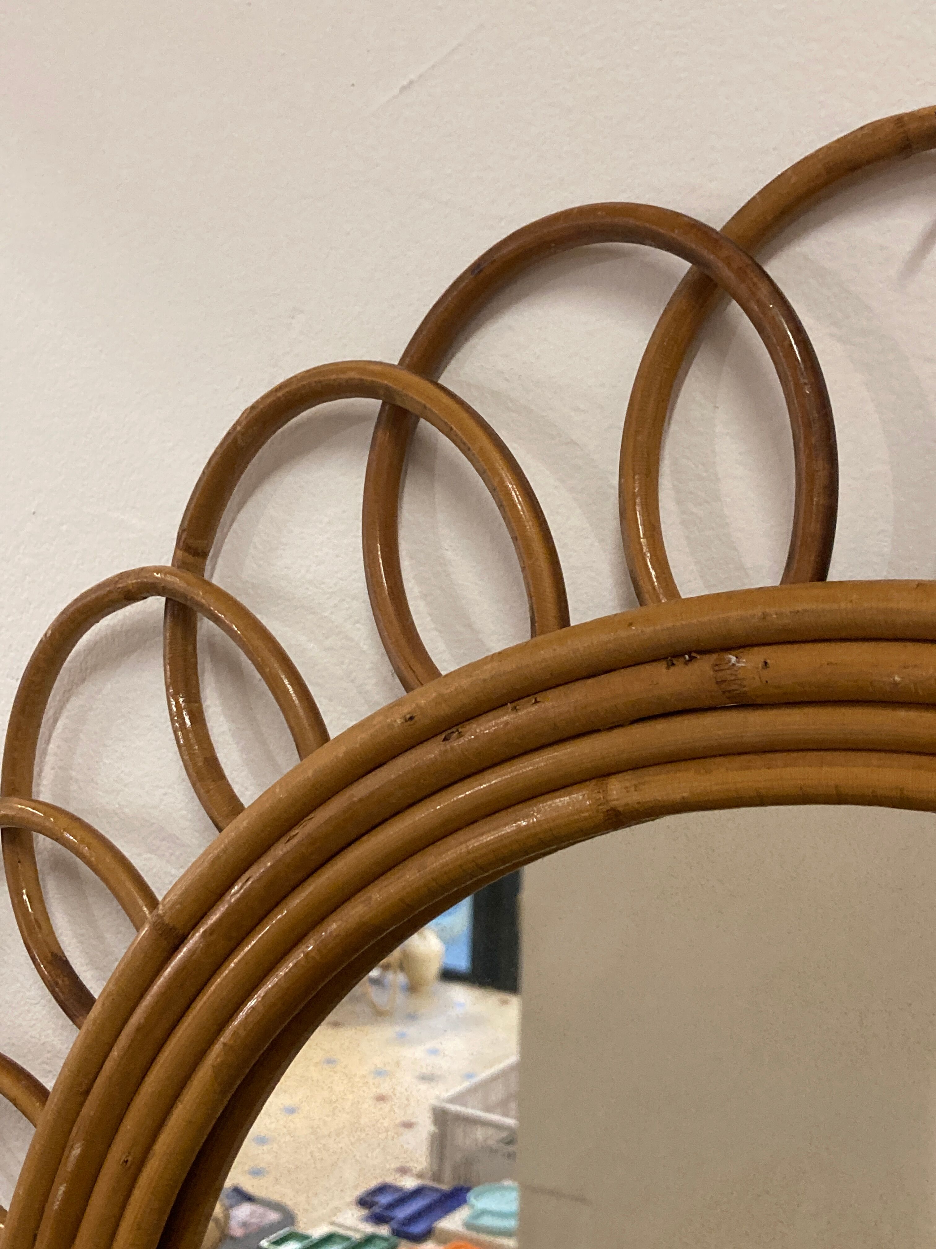 Rattan flower mirror