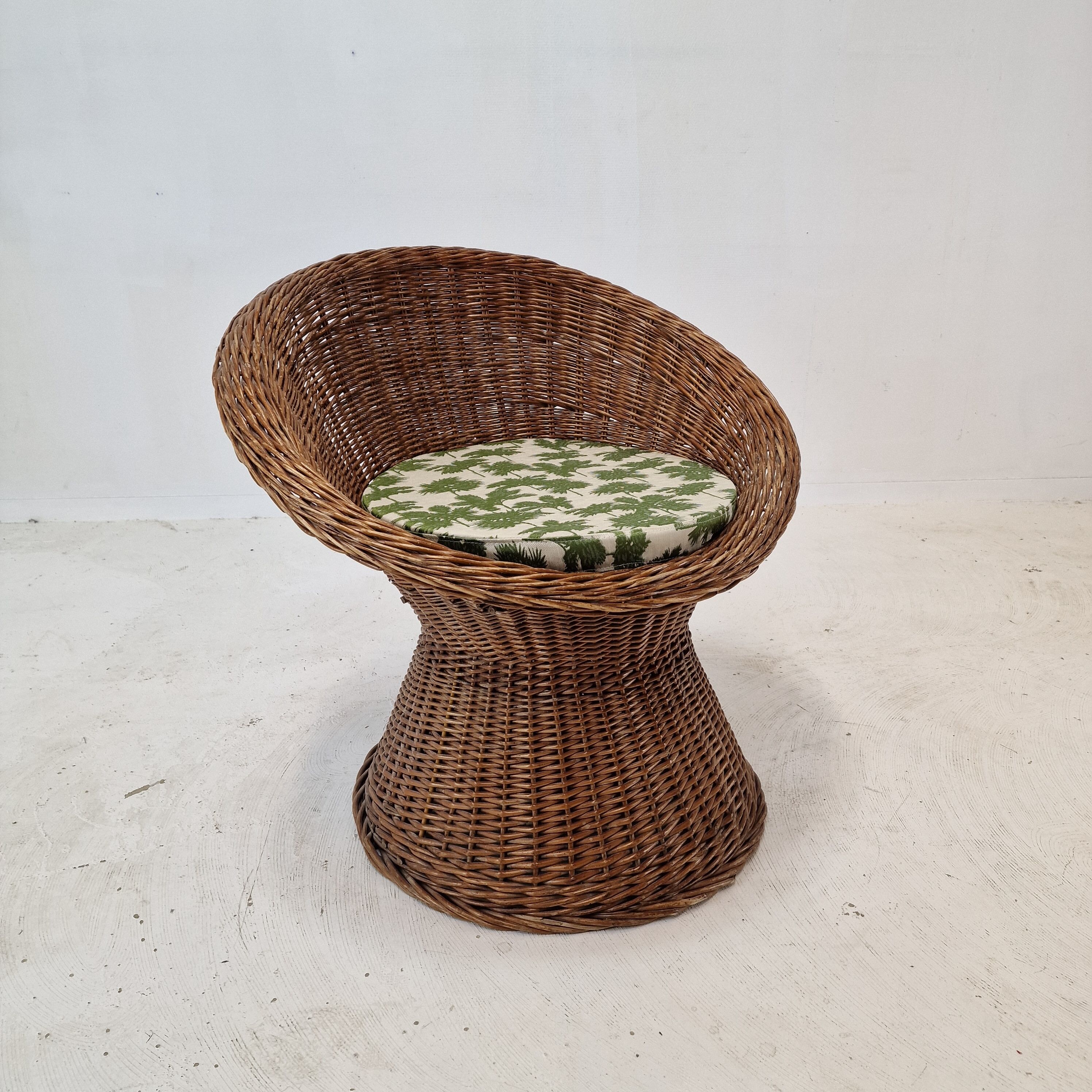 Pair of italian wicker lounge chairs, 1960's