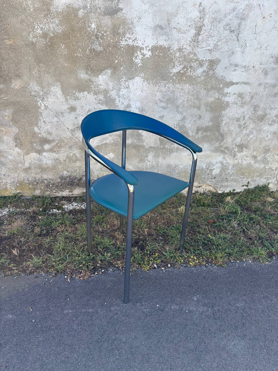 Set of 6 vintage Italian design chairs in leather and chrome metal.
