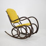 Rocking chair en bois courbé du milieu du siècle, Ton, années 1960