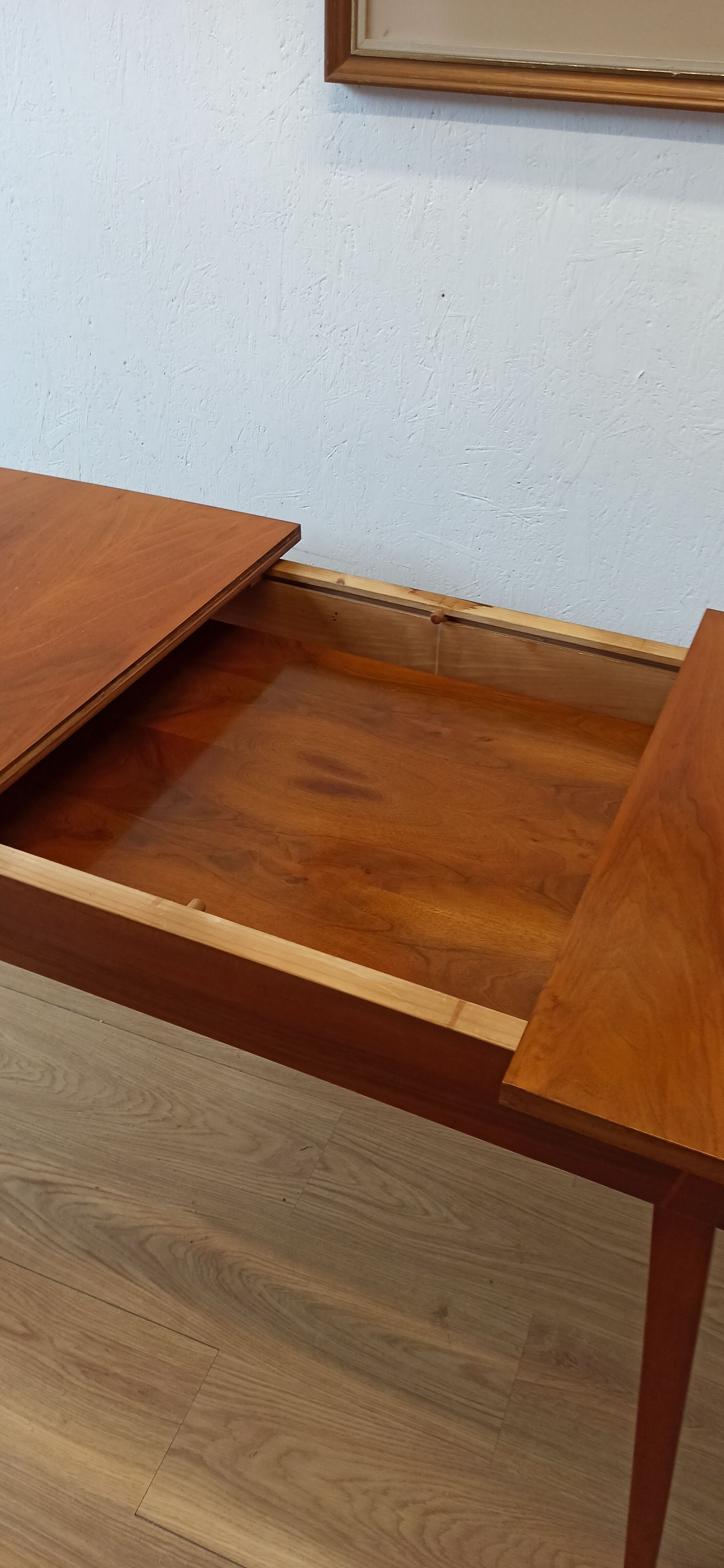 Modernist extendable dinning table  Bilea  of the 1960s.