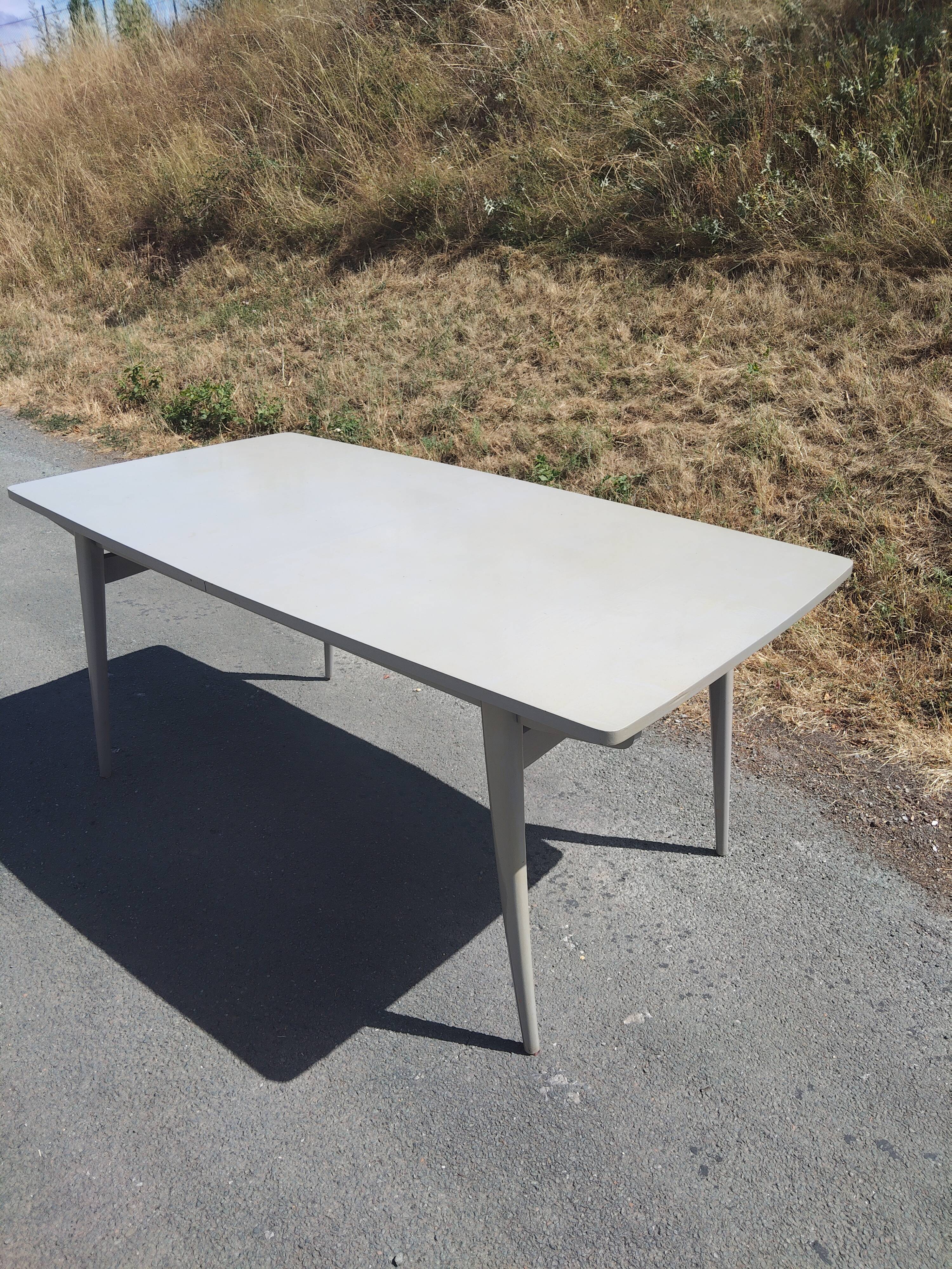 Large vintage extendable dining table – splayed legs