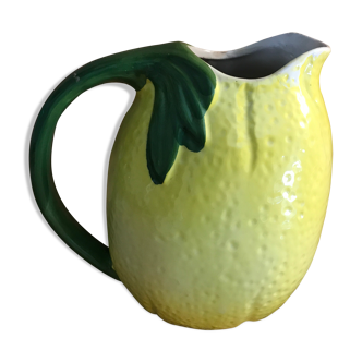 Pitcher dabbling lemon