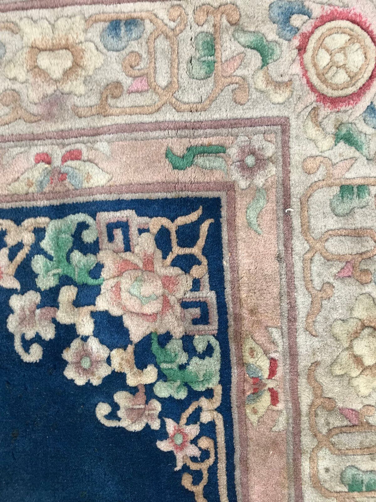 Chinese carpet  vintage 140 x 200 cm
