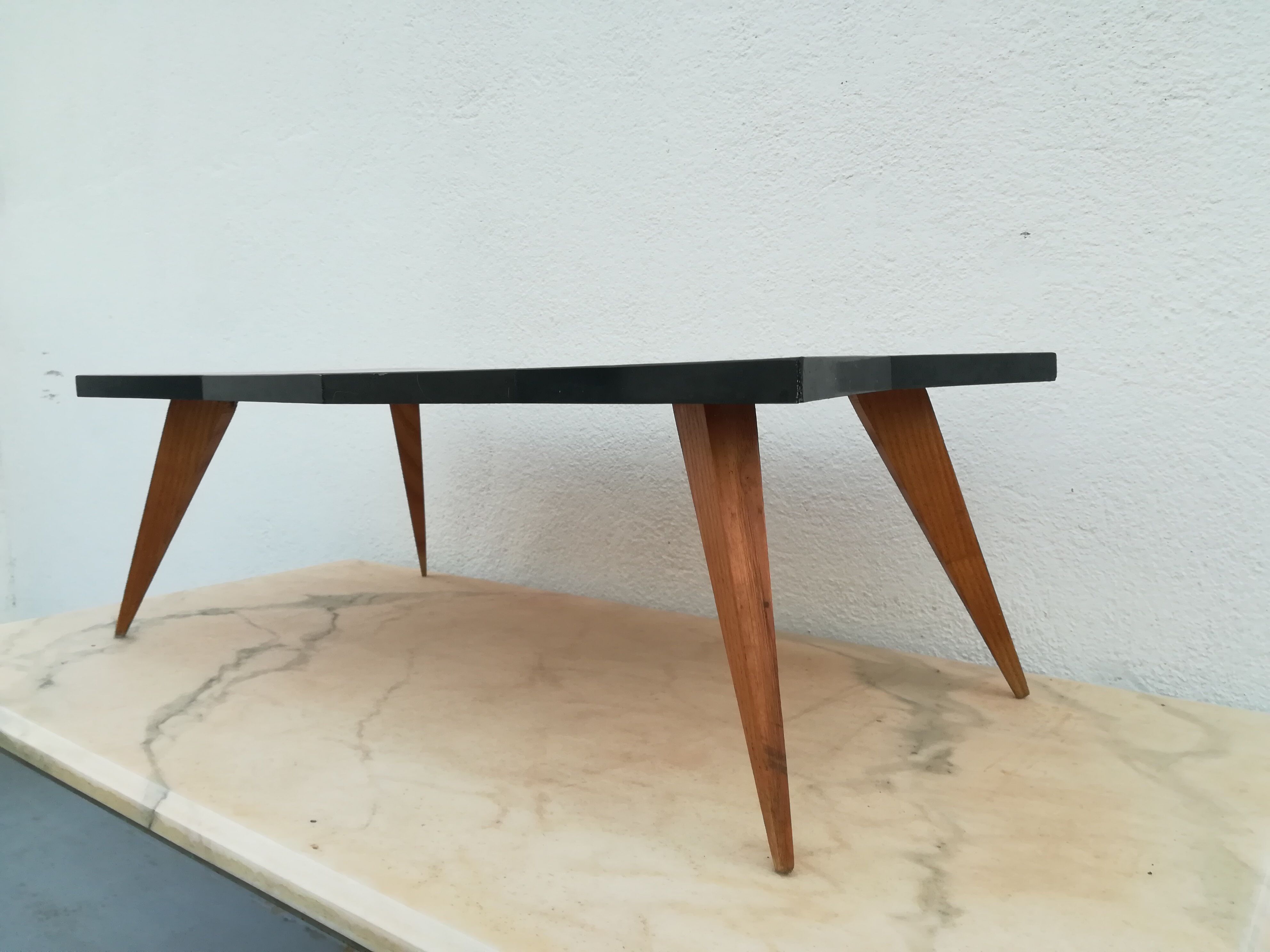 Meal platter in formica