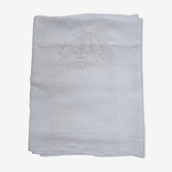 Drap en toile de fil XIXème, brodé de fleurettes, monogrammé ML, 2m60 de large