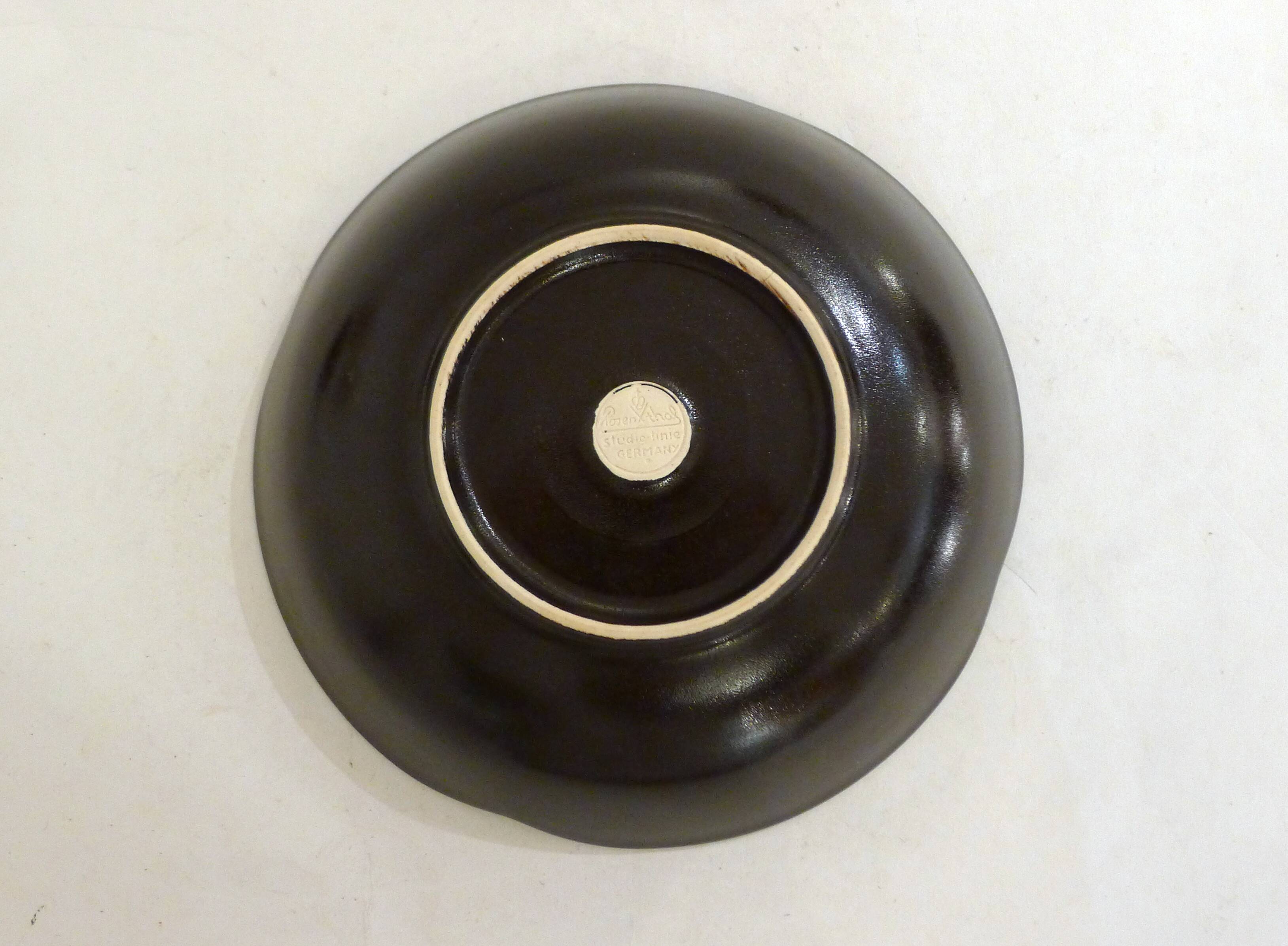 Small serving bowl plate "Bodil" by B. Wiinblad for Rosenthal 1970'