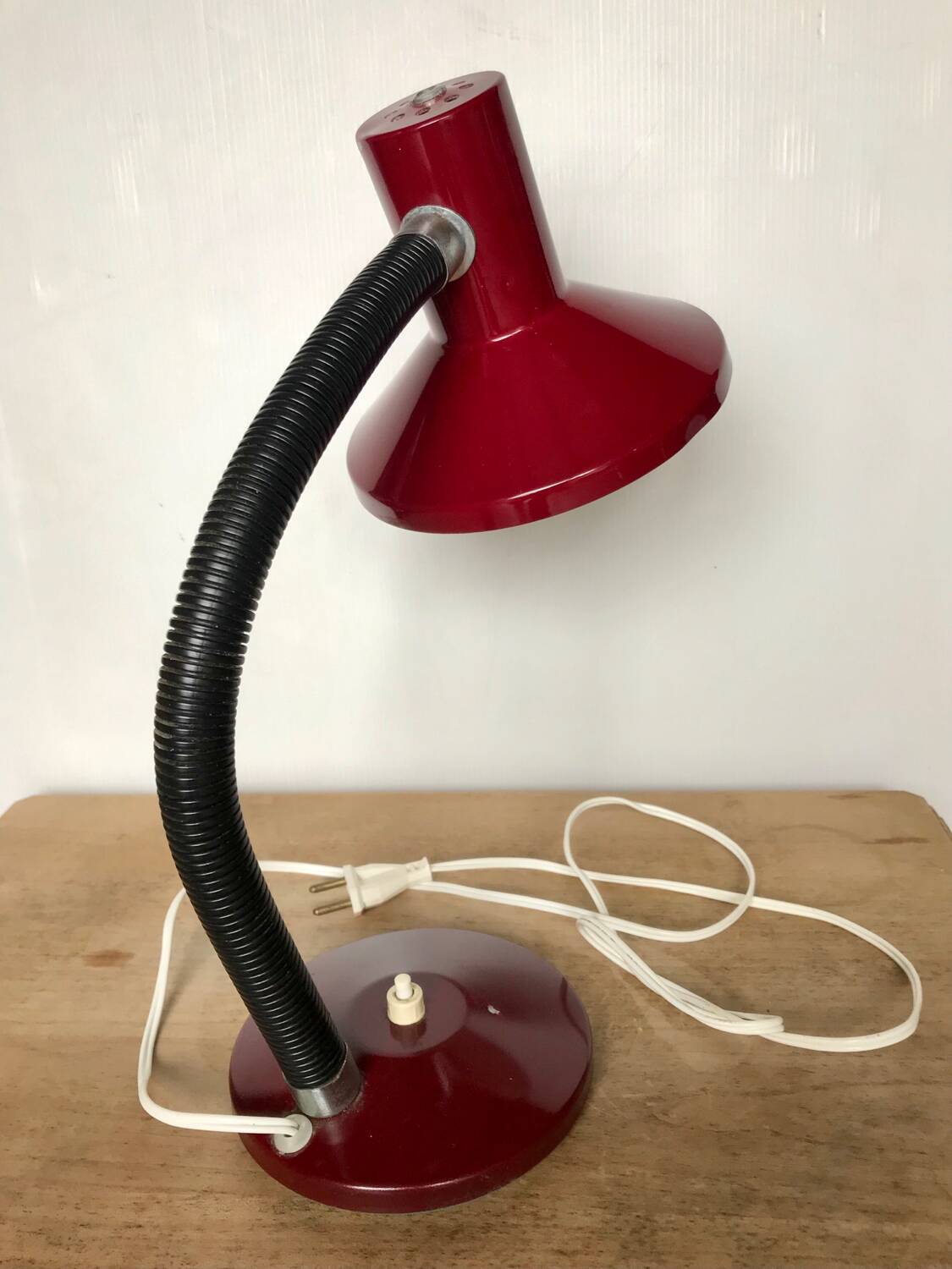 Vintage flexible burgundy metal desk lamp