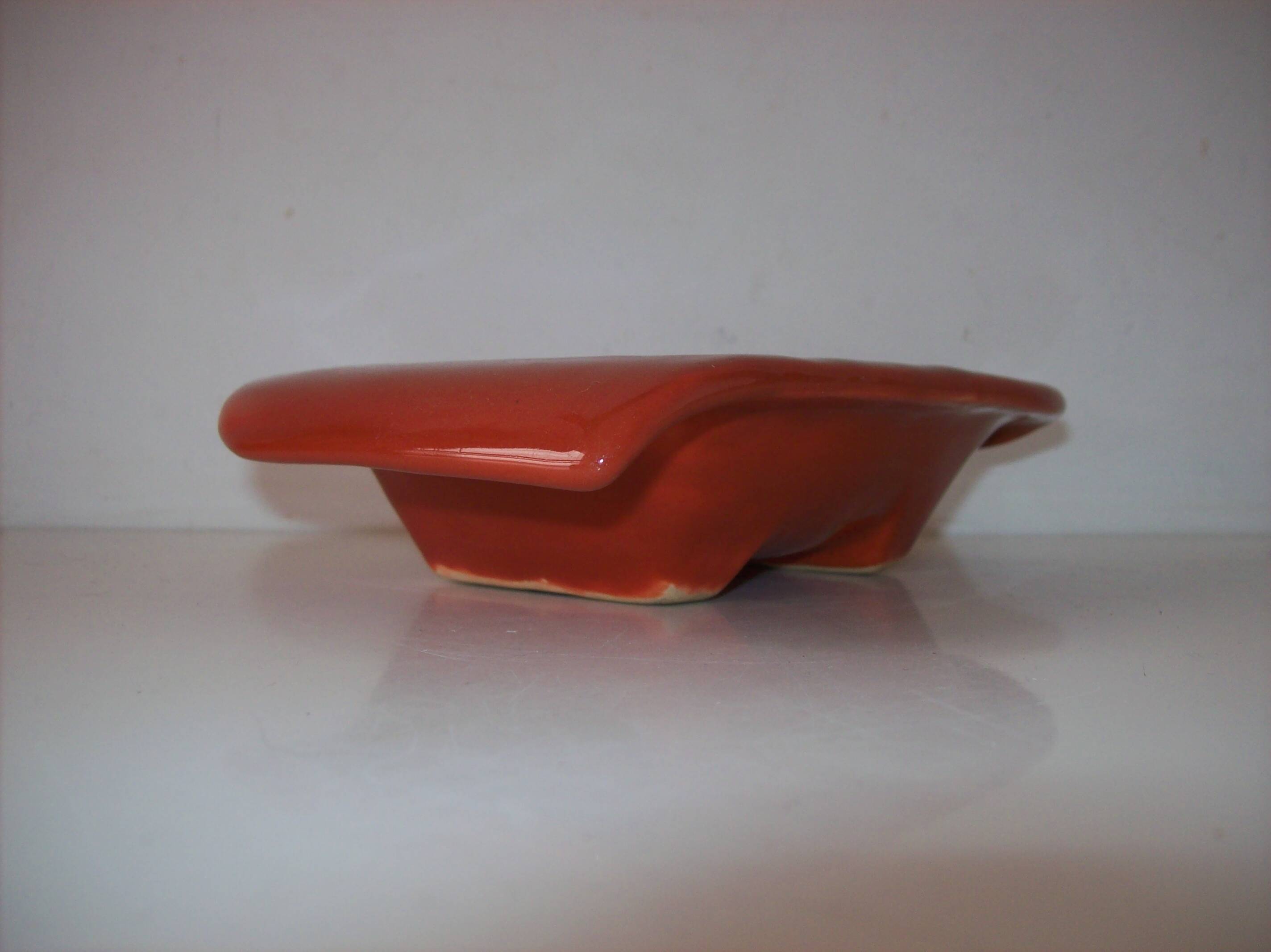Free-form ceramic catchall