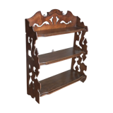 Étagère murale ancienne en bois découpé