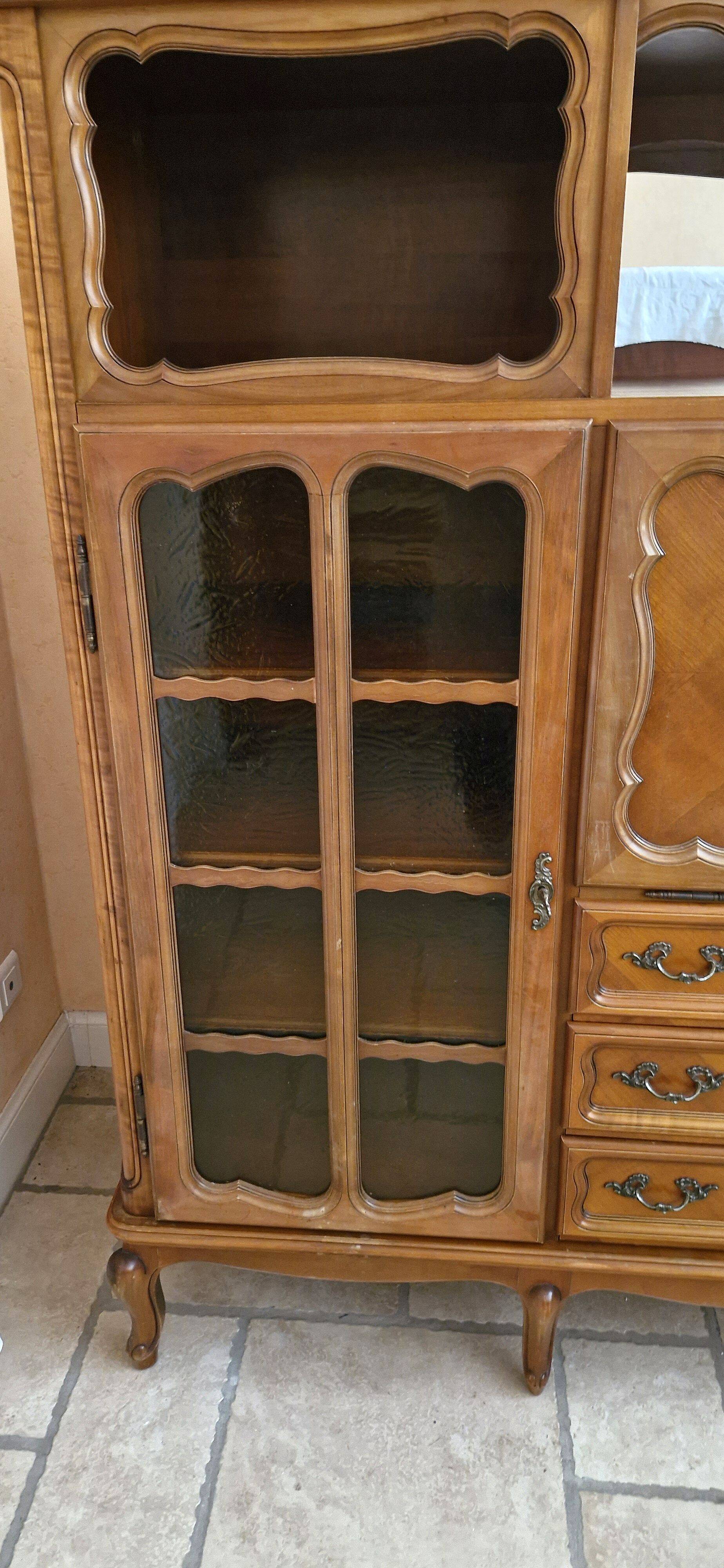 Wooden sideboard with 5 doors and 3 drawers, 2 glass doors.