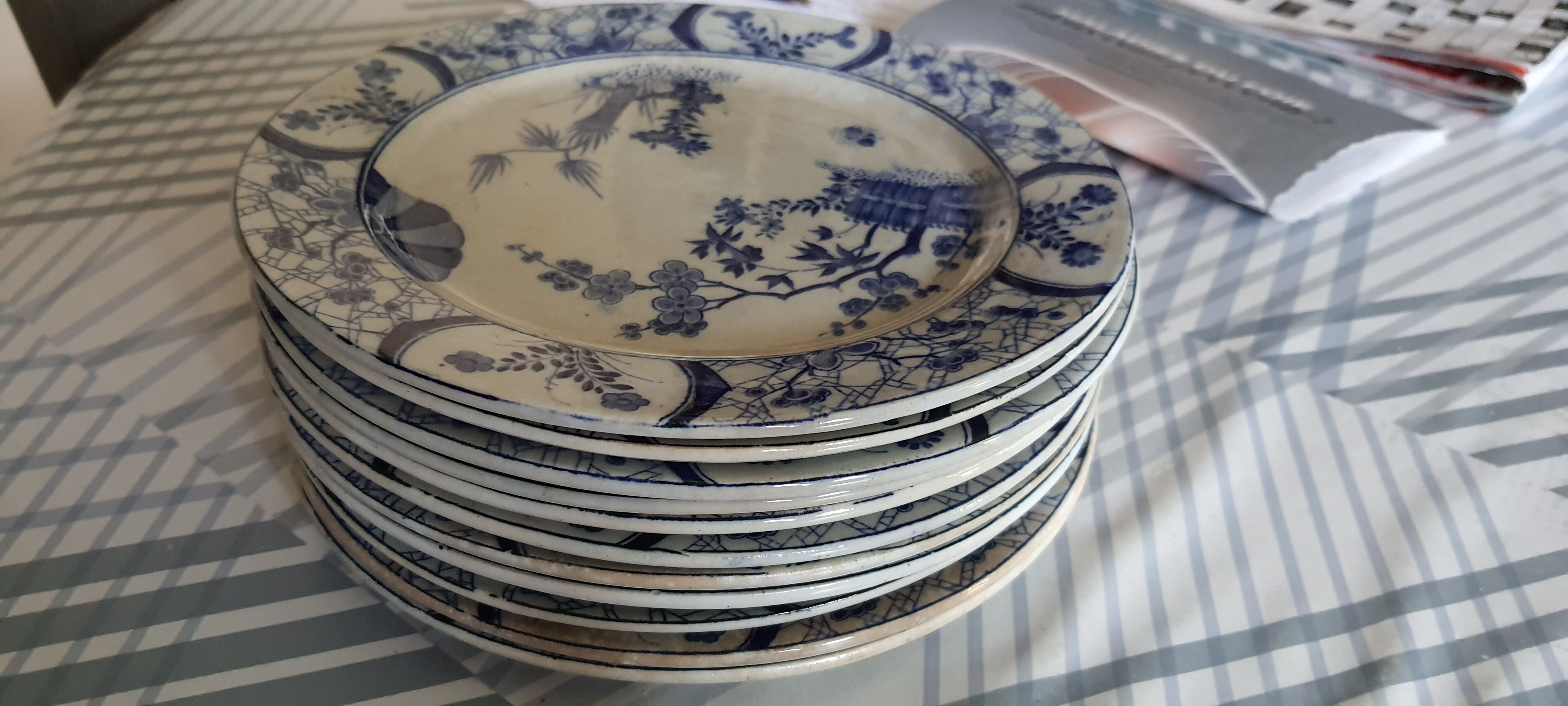 Creil montereau Japan plates