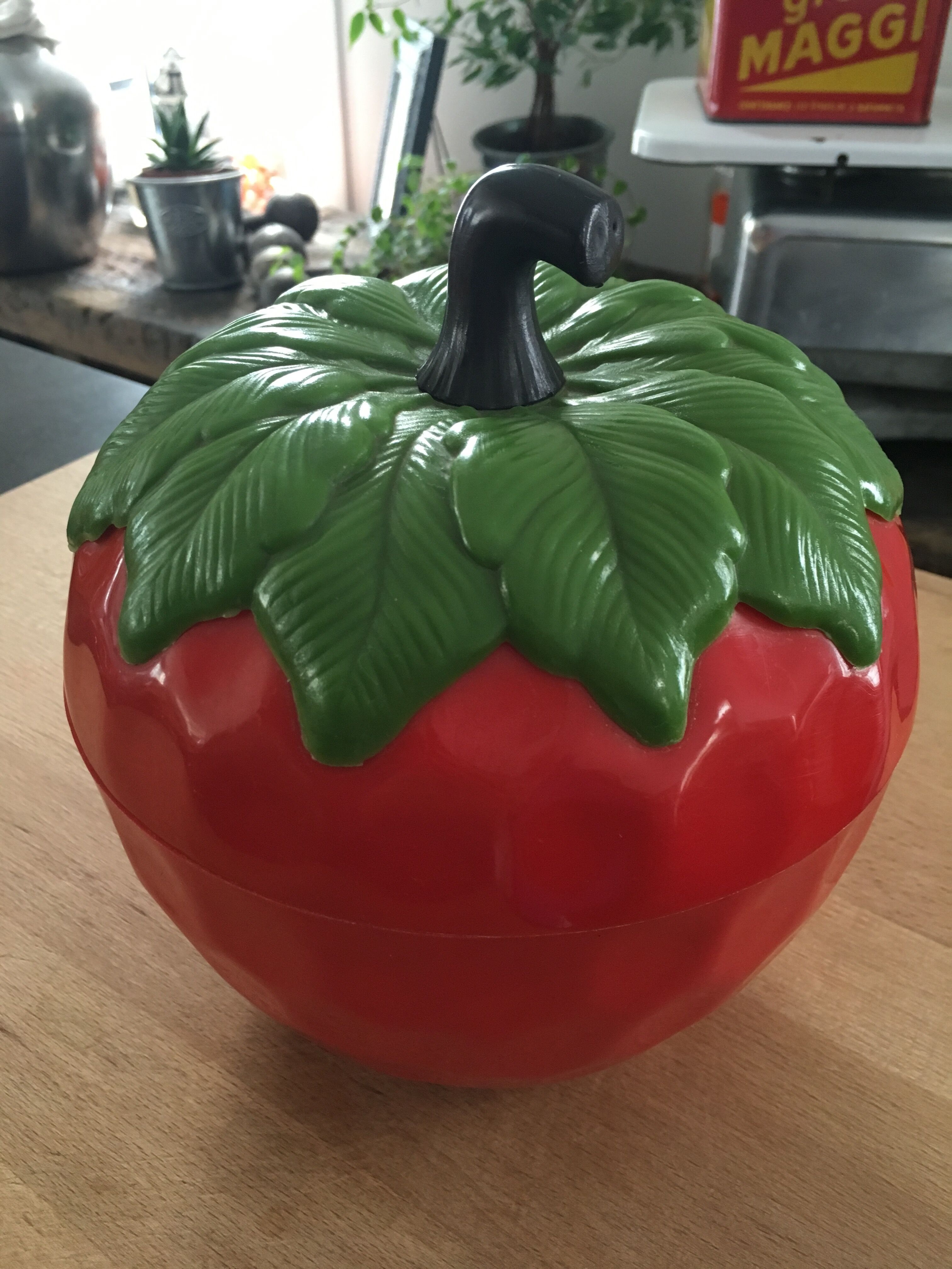 Strawberry vintage ice bucket