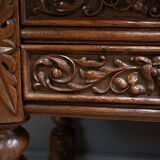 Oak desk, Neo-Gothic style – Late 19th century
