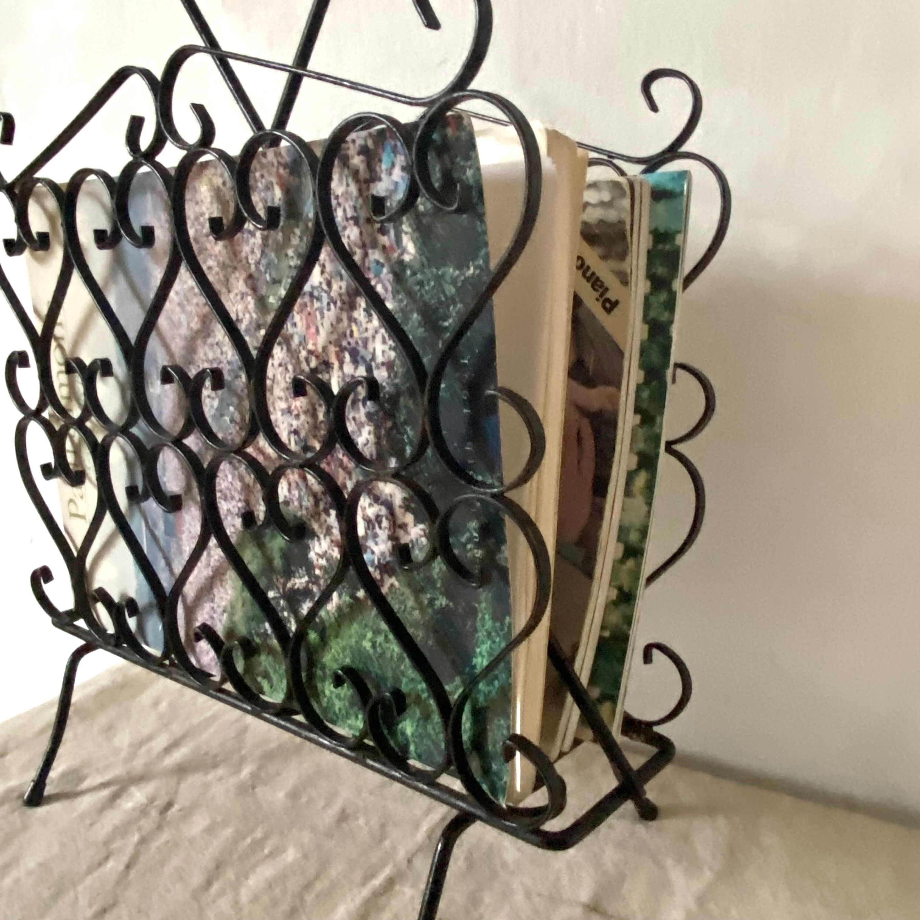 Porte revue en fer forgé années 50