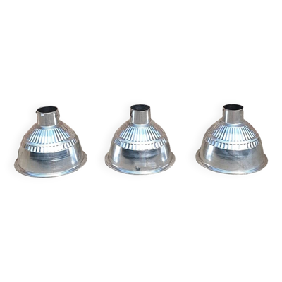 3 suspensions industrielles vintage, luminaires anciens d’atelier