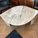 Table basse en marbre design goutte d’eau année 70