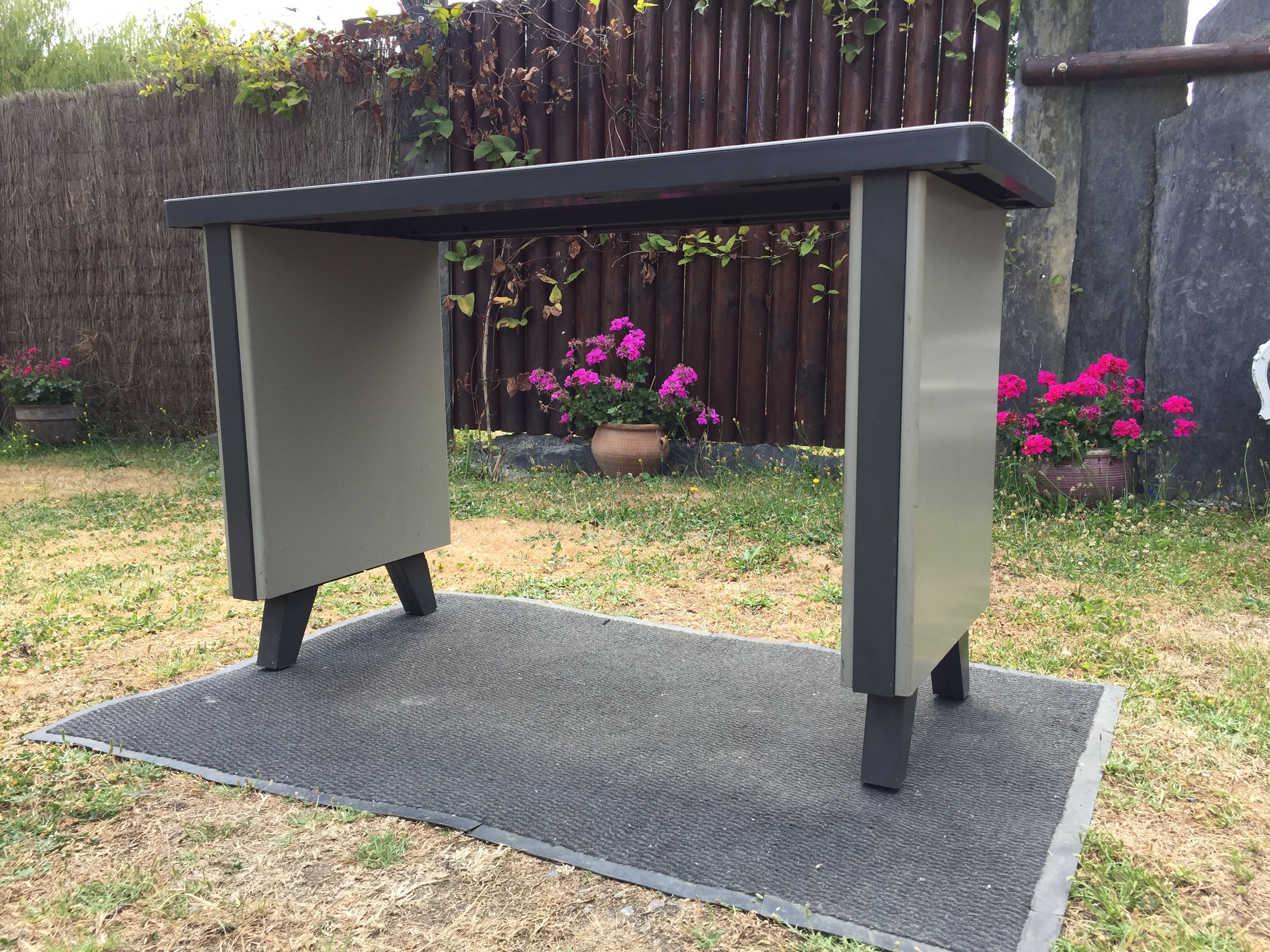 Modernist industrial and vintage console table in Stafor brand metal