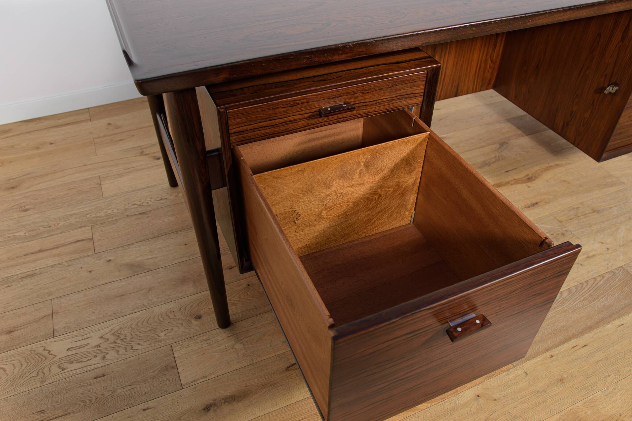 Mid-Century Rosewood Freestanding Desk Model 207 by Arne Vodder for Sibast,