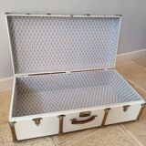 Flat suitcase trunk