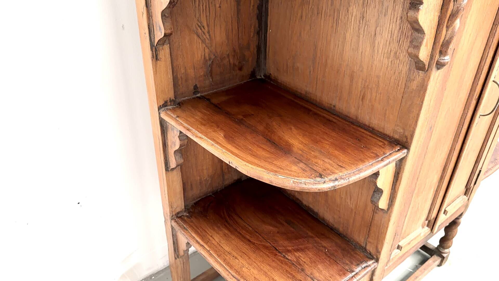 Popular Art cabinet sideboard, 1900