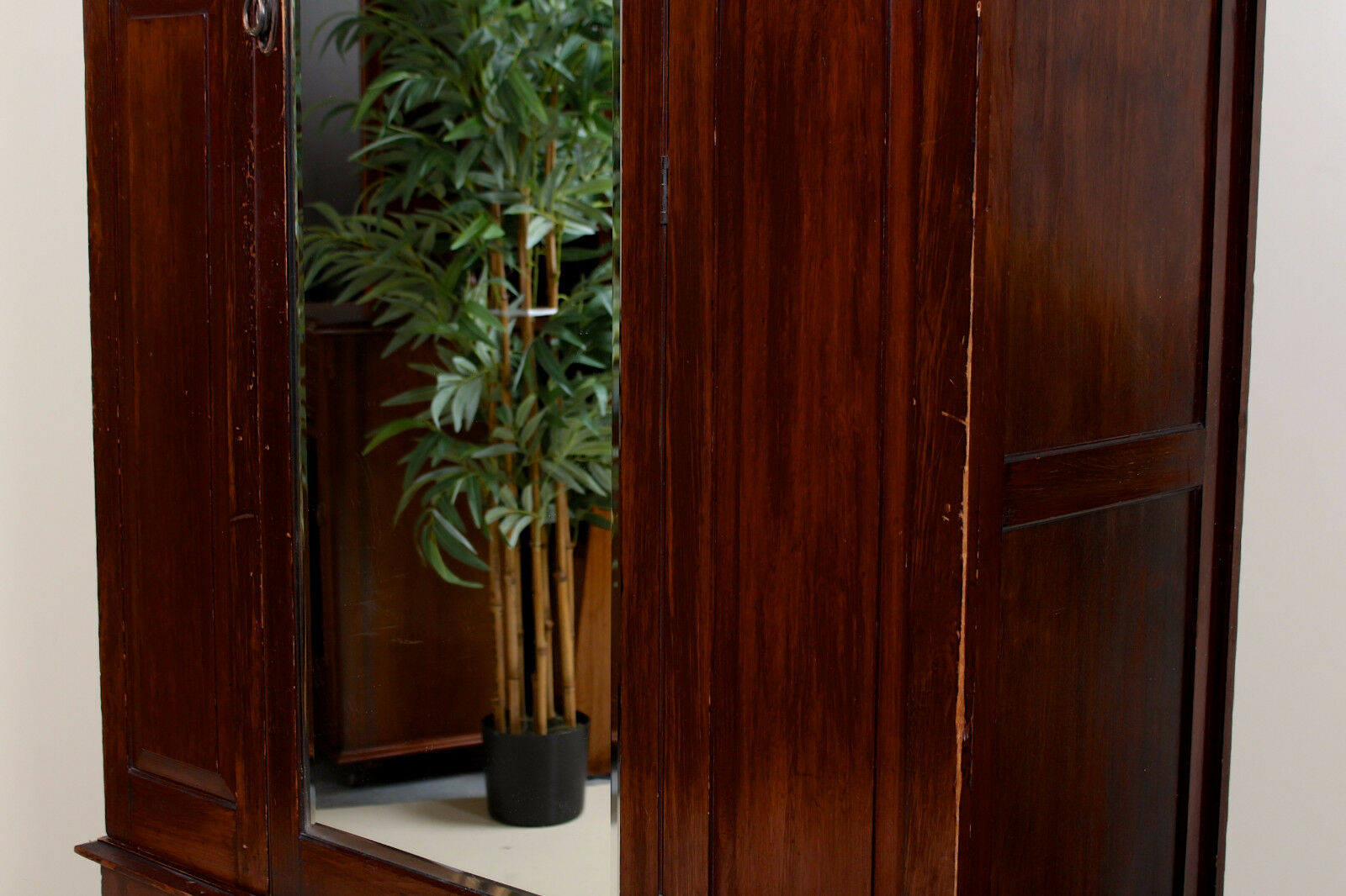 Wardrobe mahogany carved mirror new art