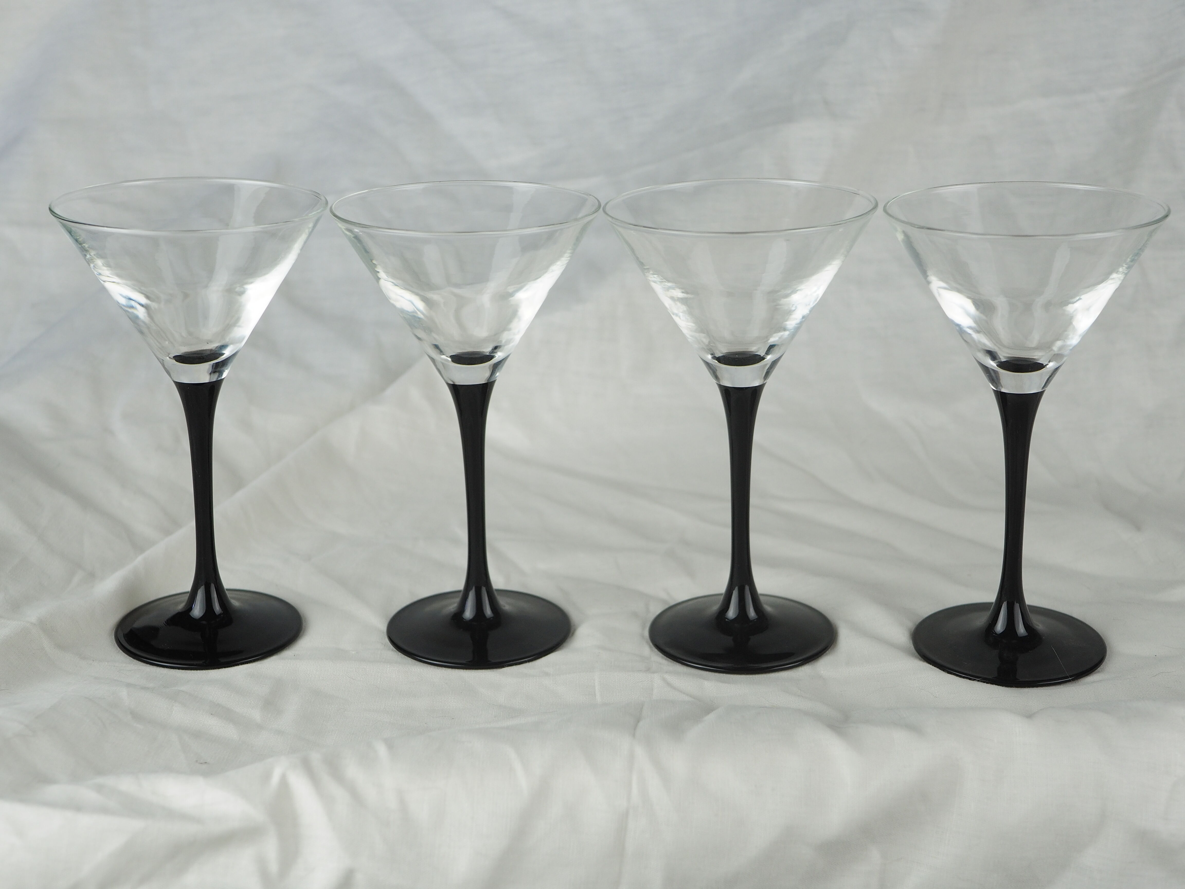 Set of 4 black foot martini glasses - Arques crystal, Luminarc - 70s / 80s