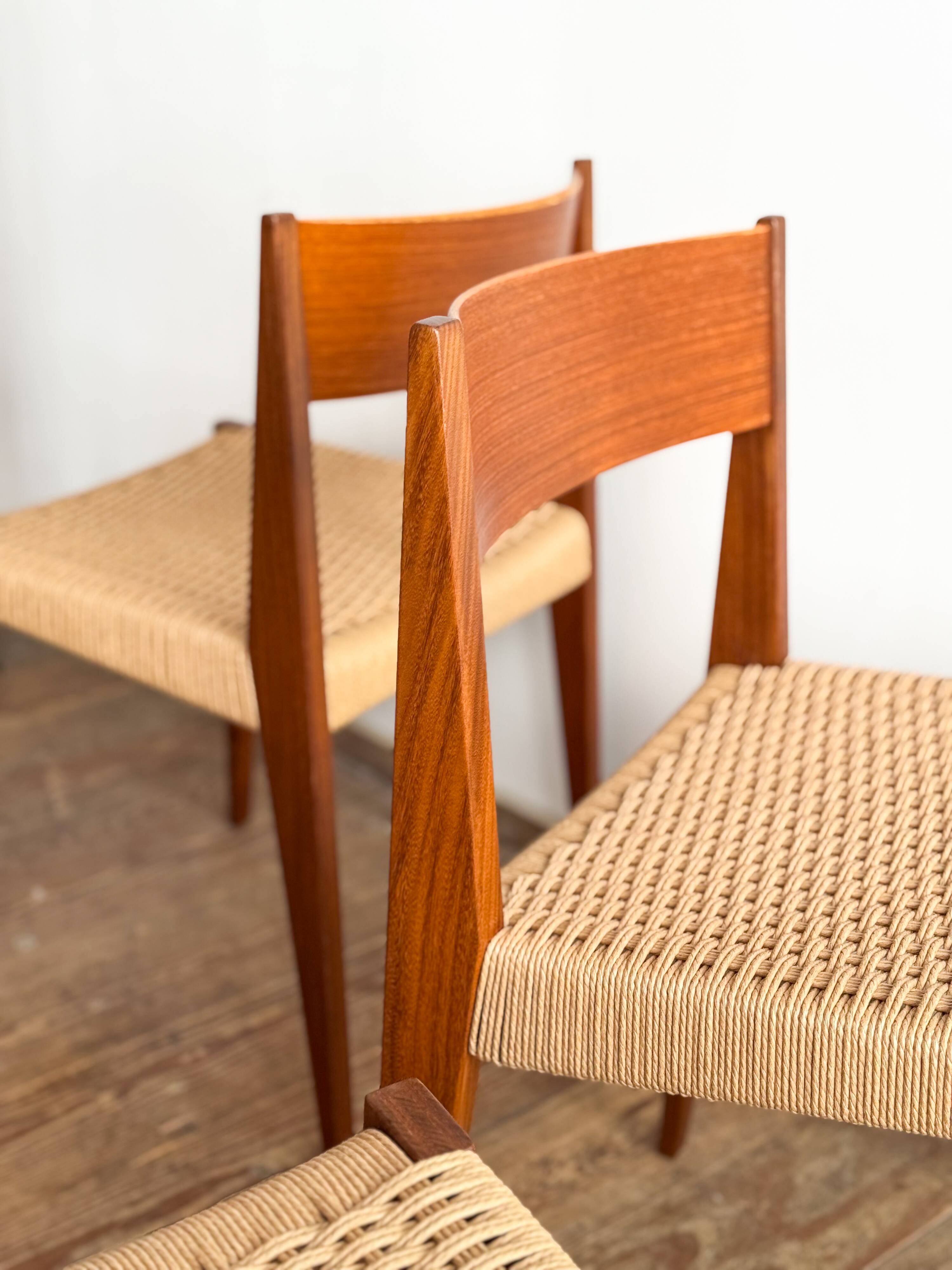 6 chairs by Poul Cadovius, walnut, with new seats, Mid Century.