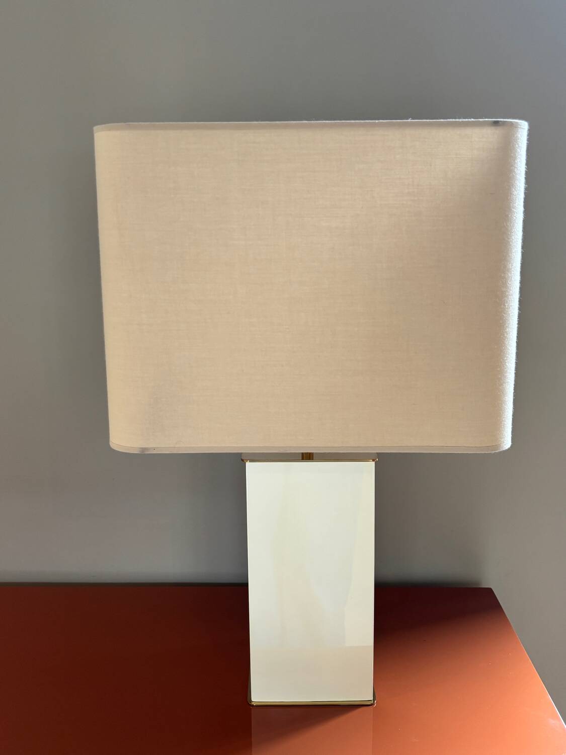 Elysée Red Edition Ivory Lamp