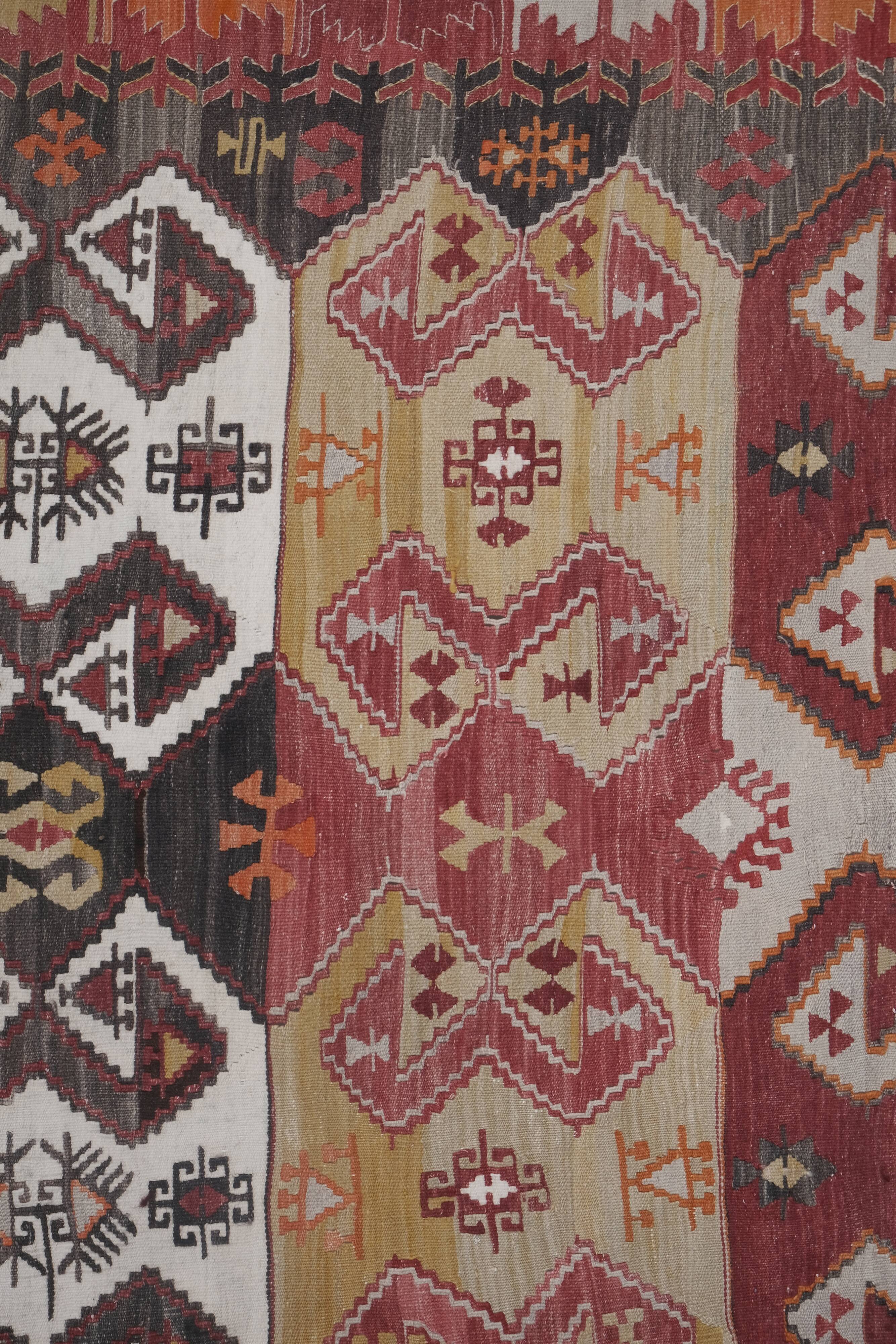 Vintage Turkish rug from Oushak, handwoven 150x440 cm