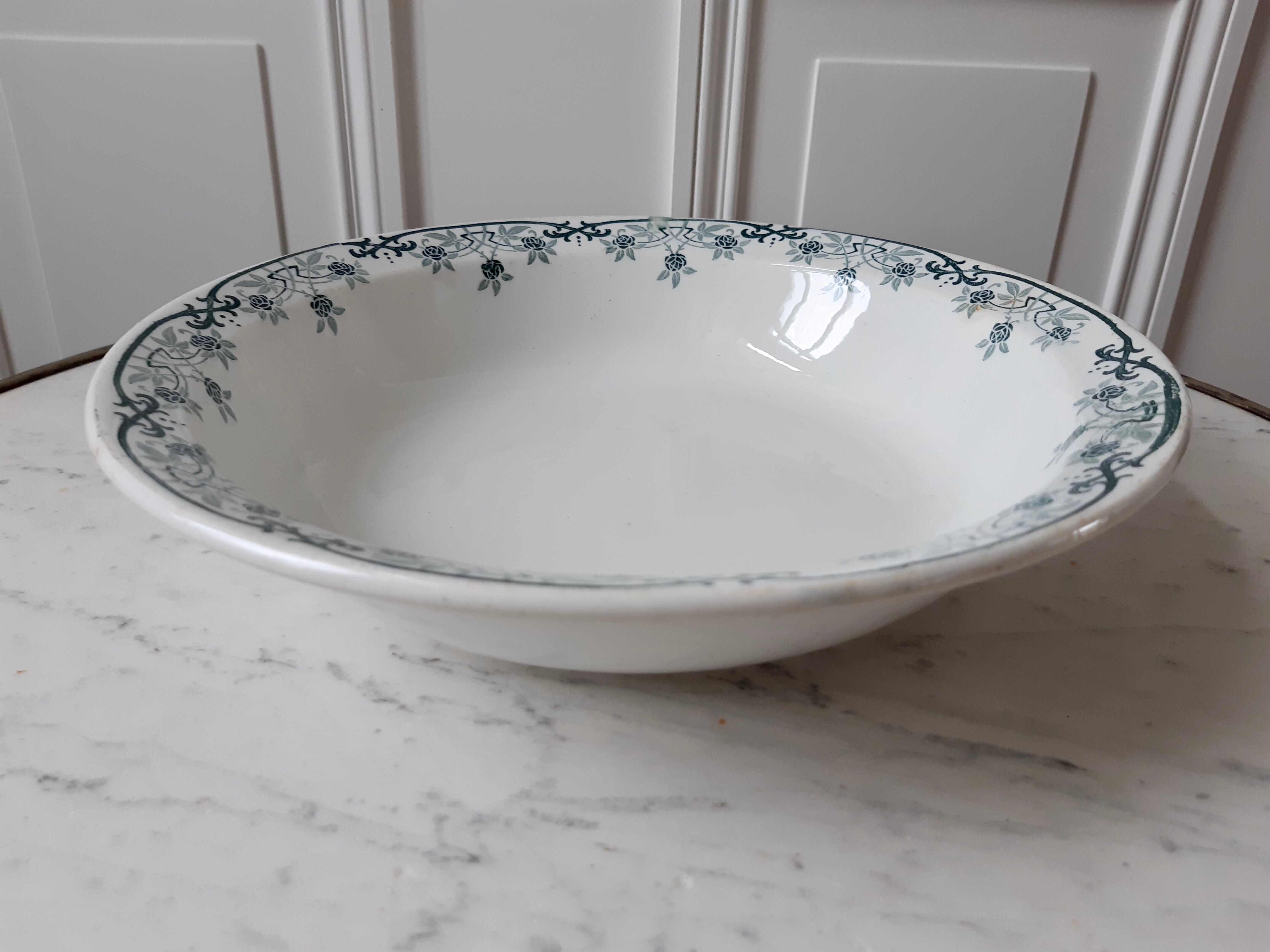 Salad bowl St Amand model Beriot late nineteenth