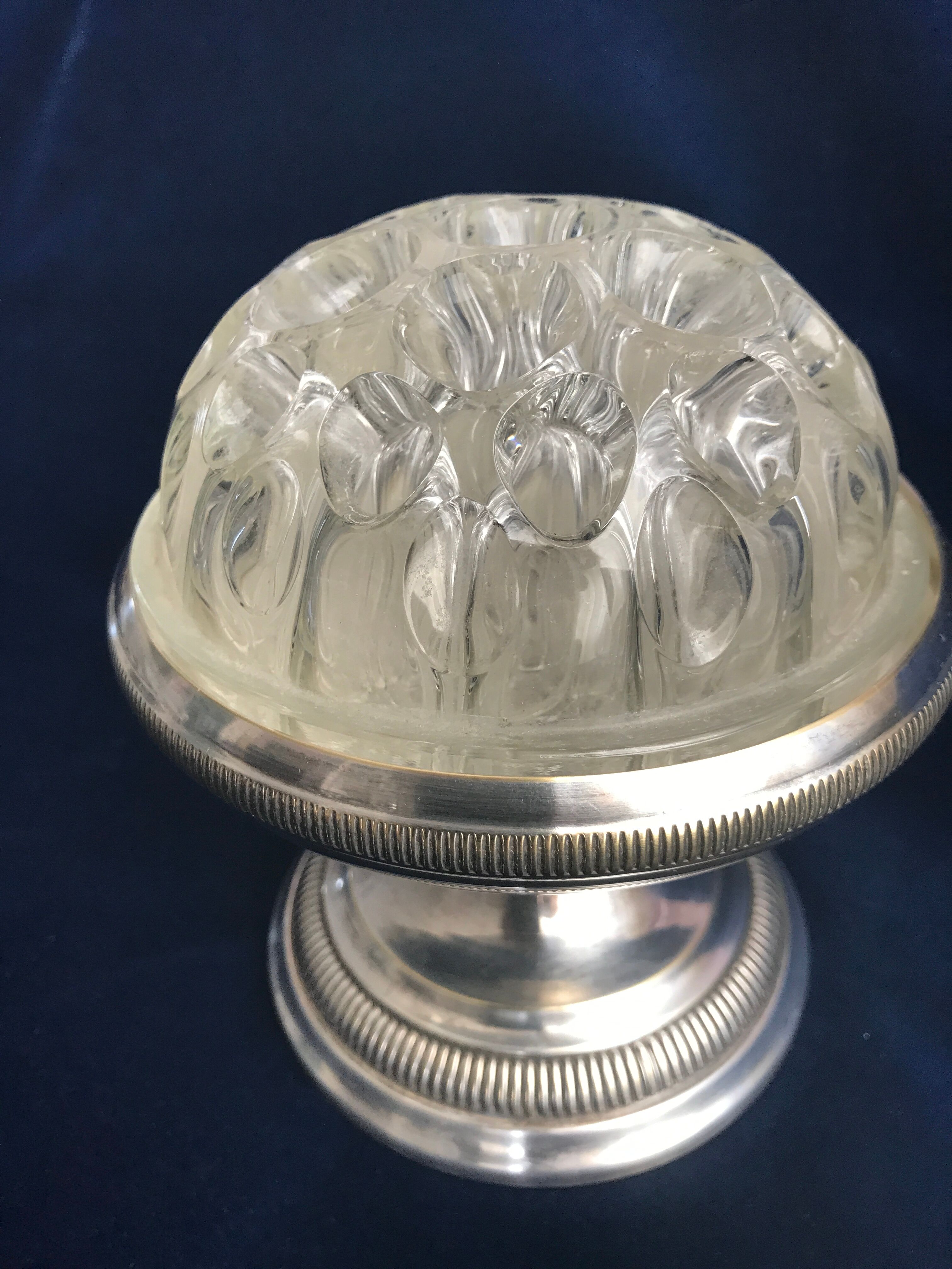 Vase pique flowers in Reims glass