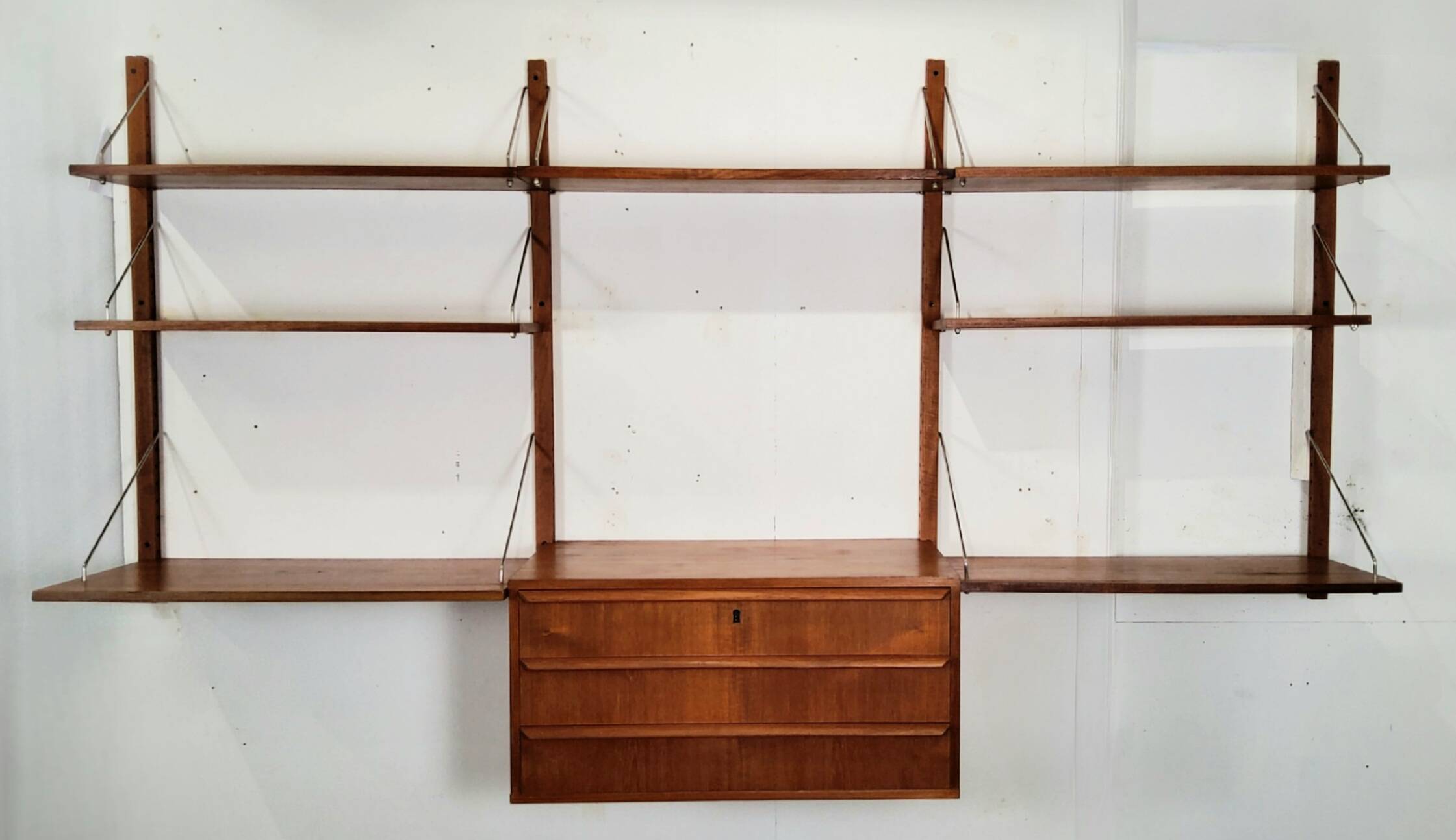 Scandinavian wall shelf – Danish design