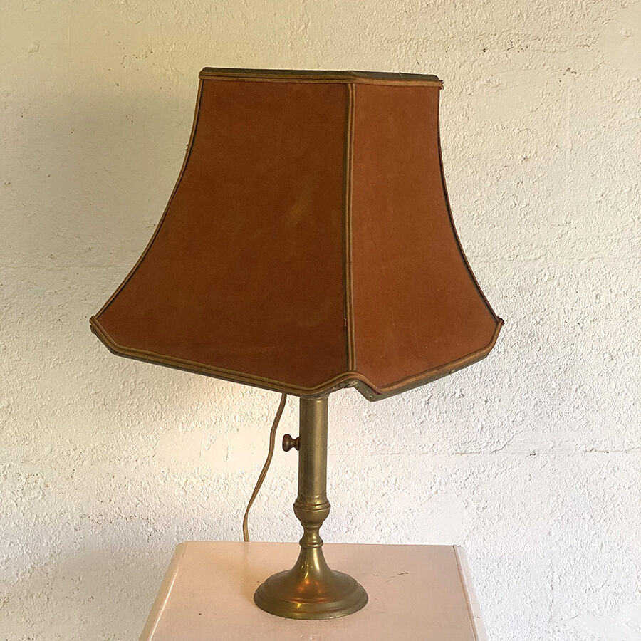 Antique lamp in brass and velvet