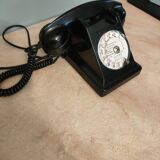 telephone from the 50s in black bakelite