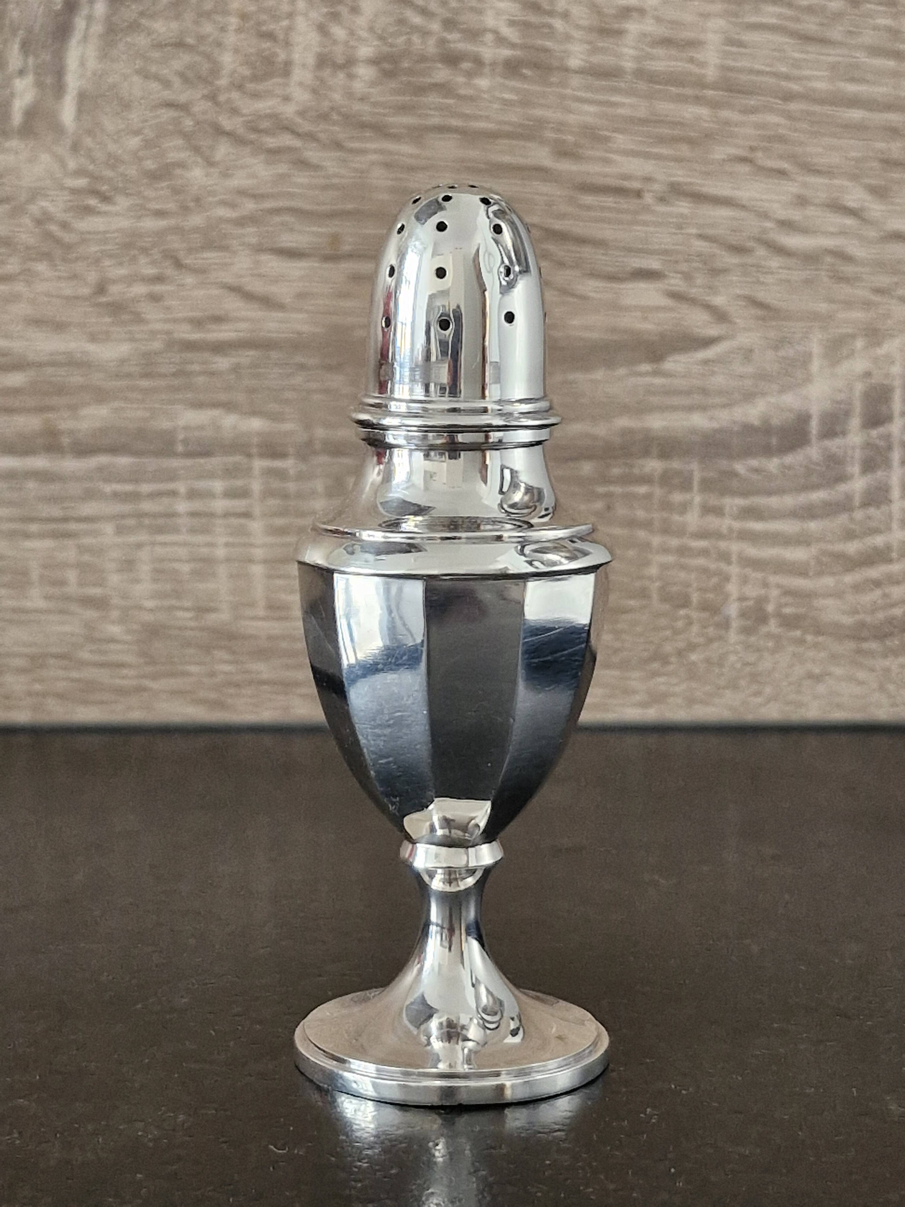 Silver salt cellar