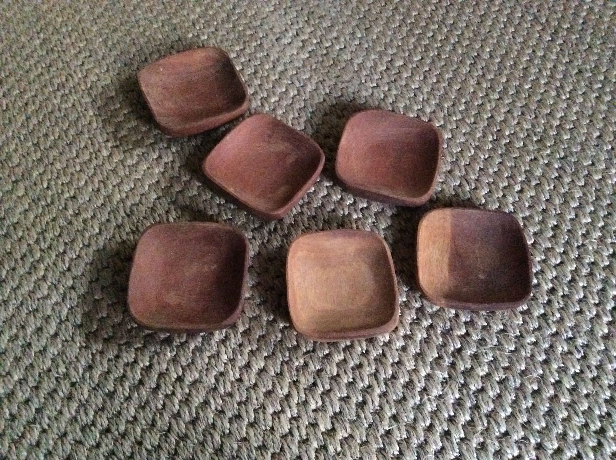 Série de 6 ramequins en bois