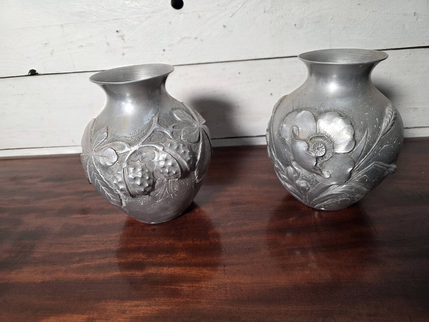 Pair of Art Deco vases in aluminium Signed