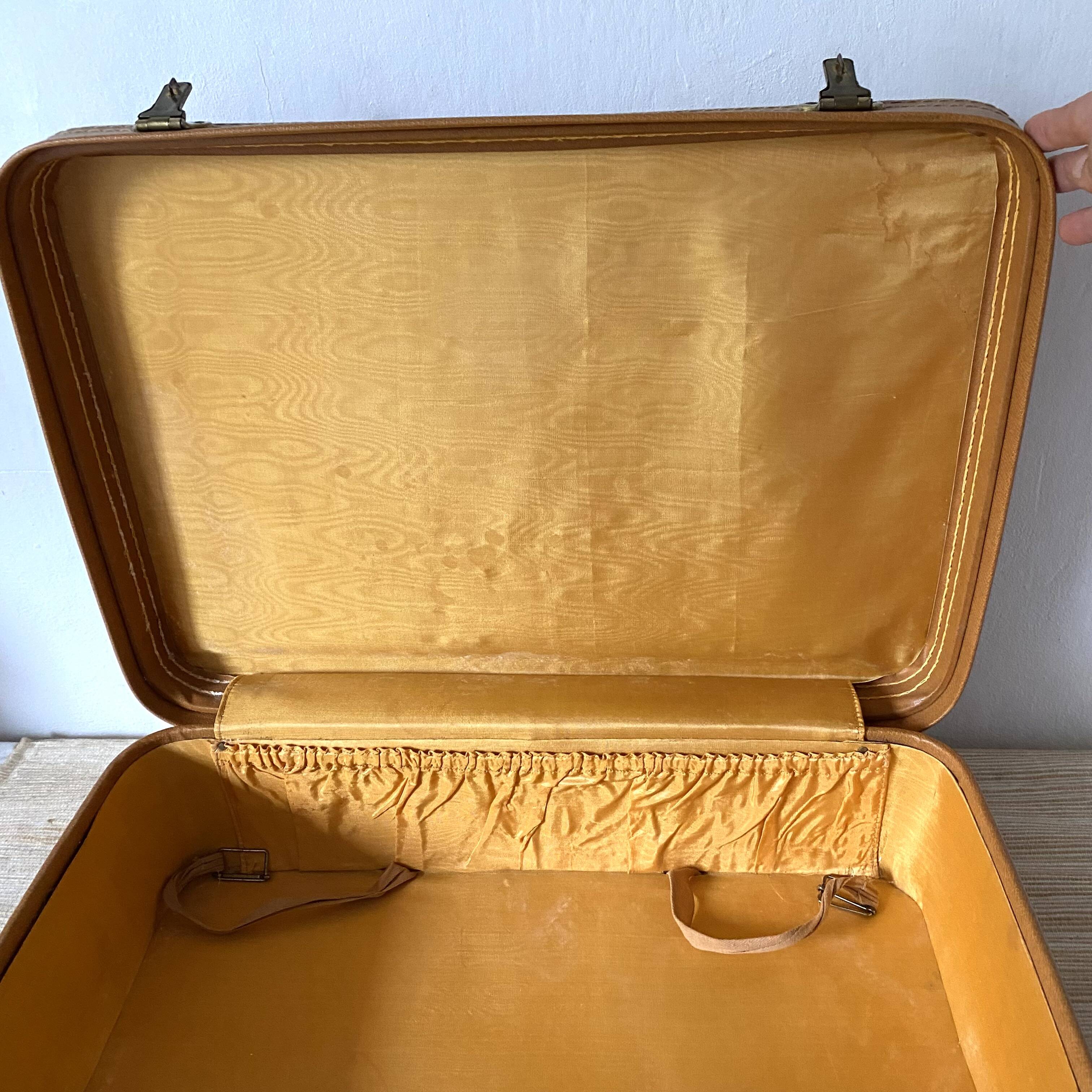 Valise vintage semi rigide 40X55