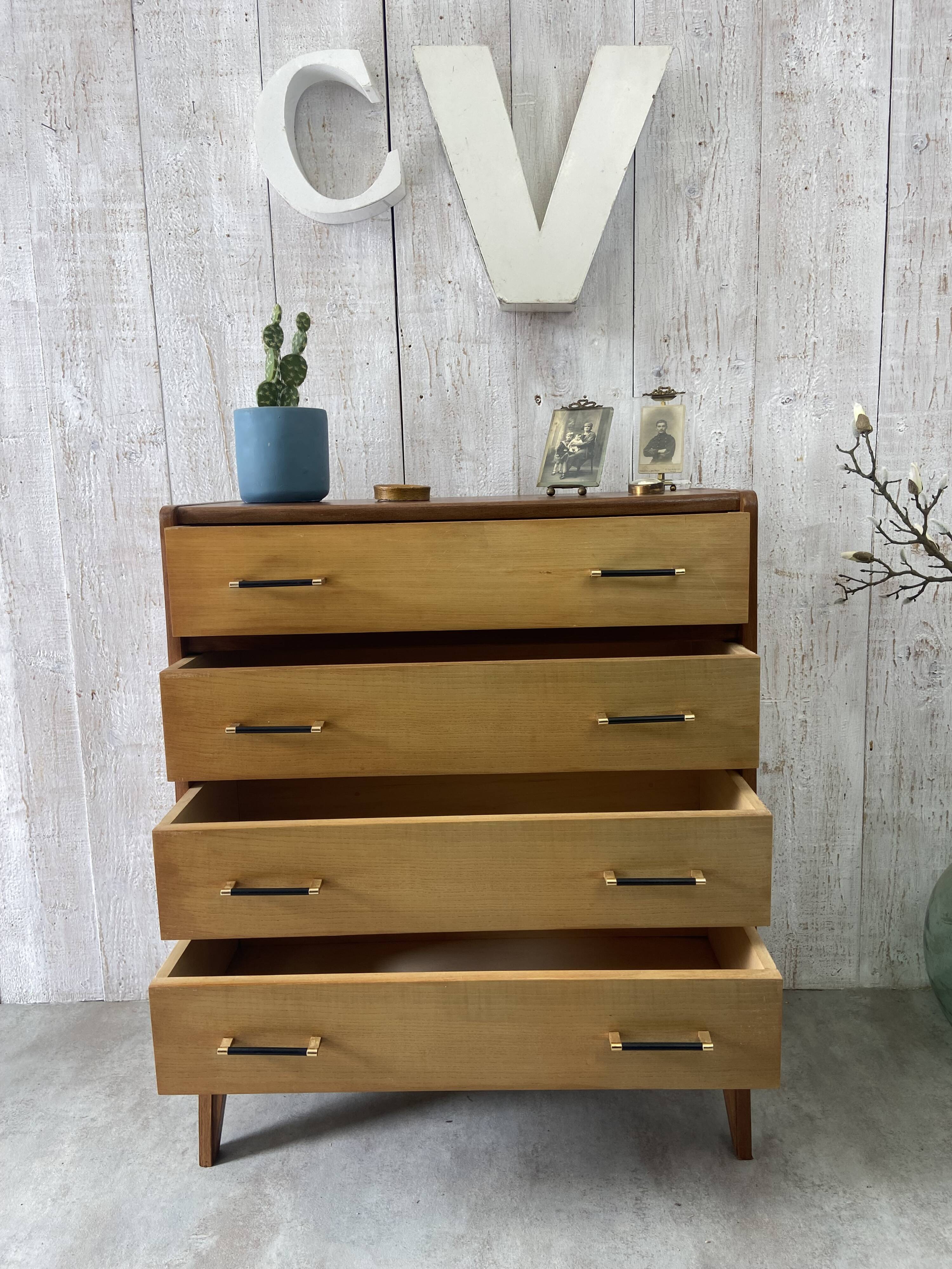 Vintage chest of drawers
