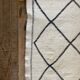 Berber carpet in beige wool with diamonds 140x105