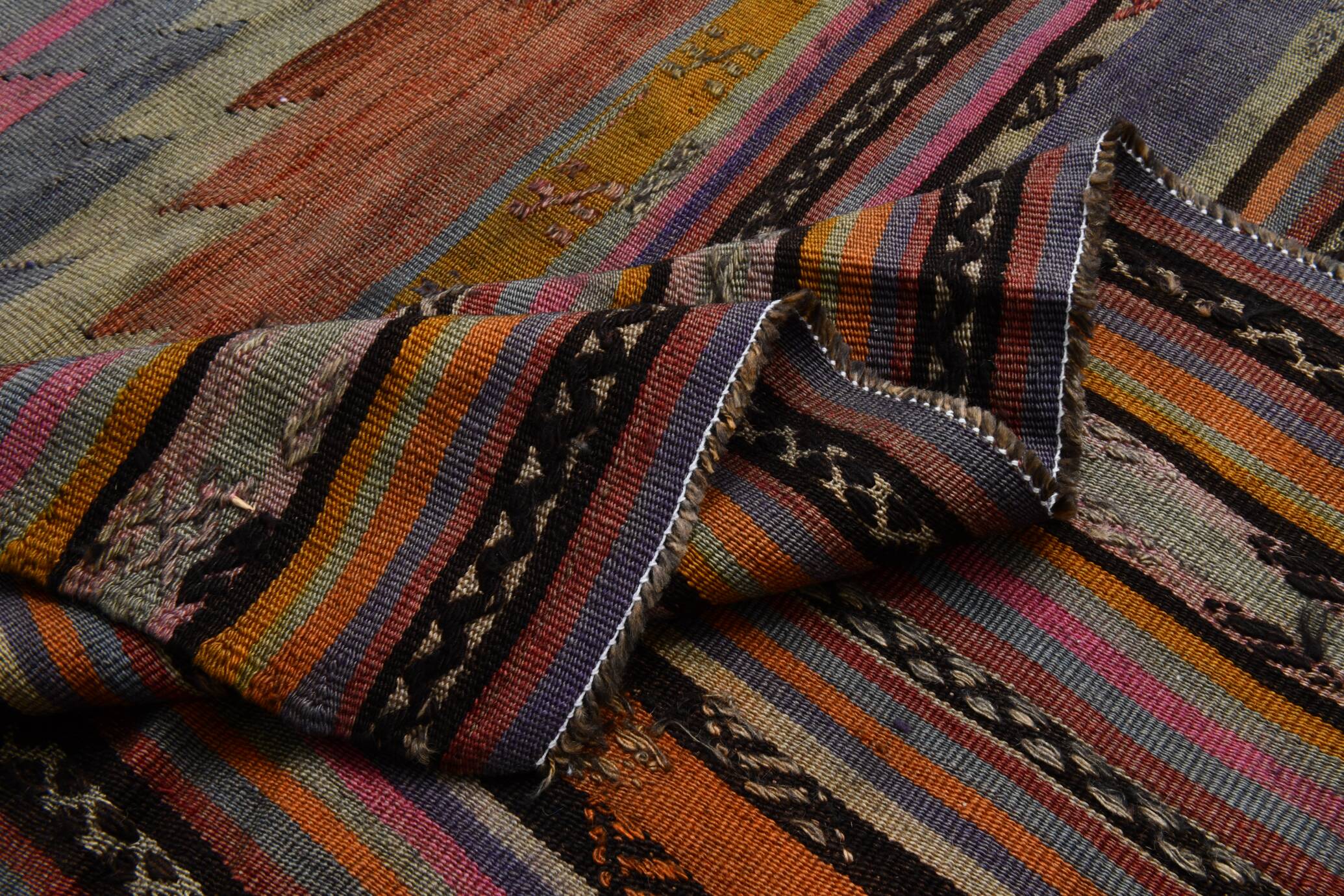 Tapis Kilim Anatolien Vintage – Rayures Ethniques, Tissé Main , 176x242 Cm